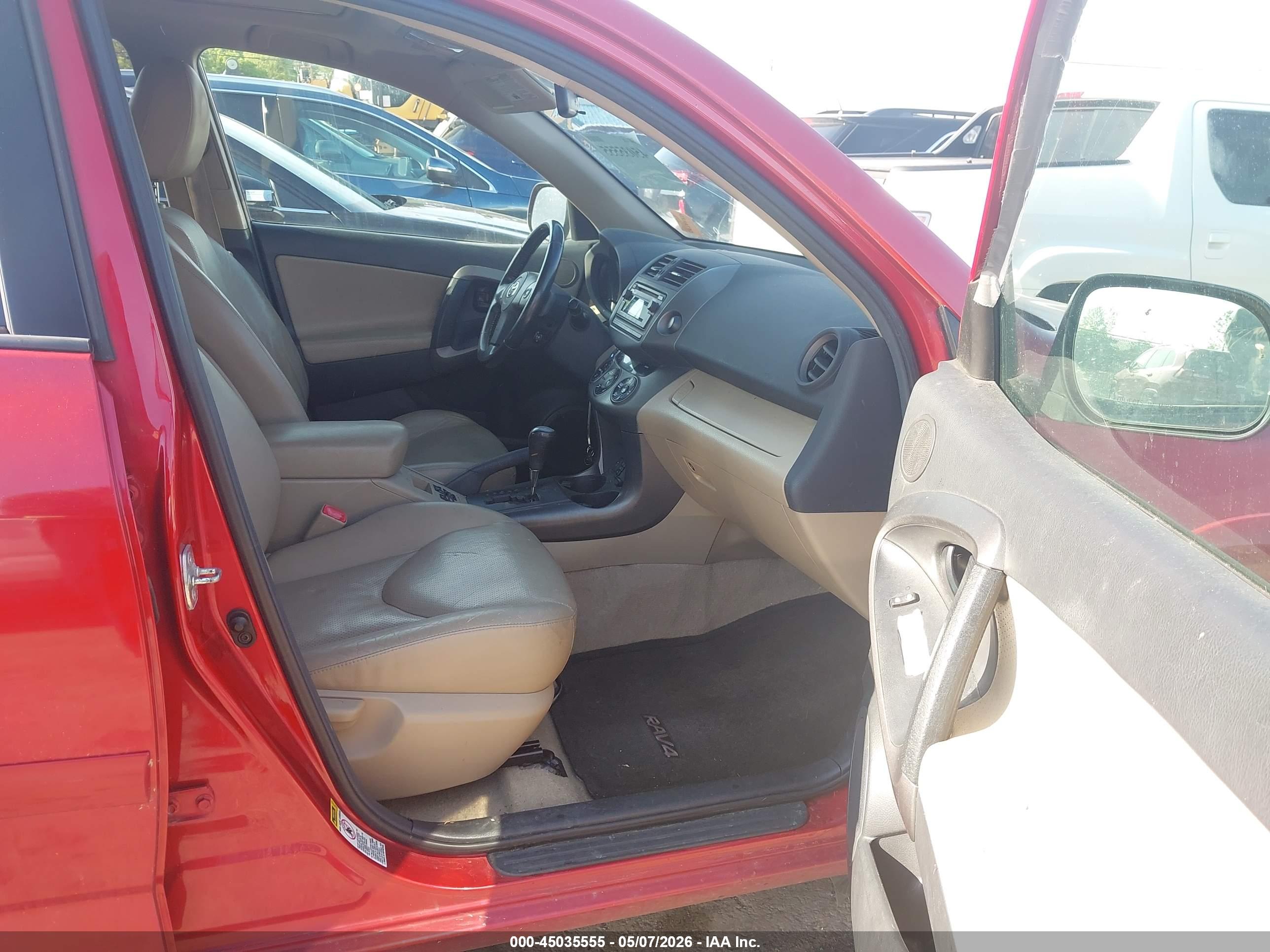 TOYOTA RAV4 image 5