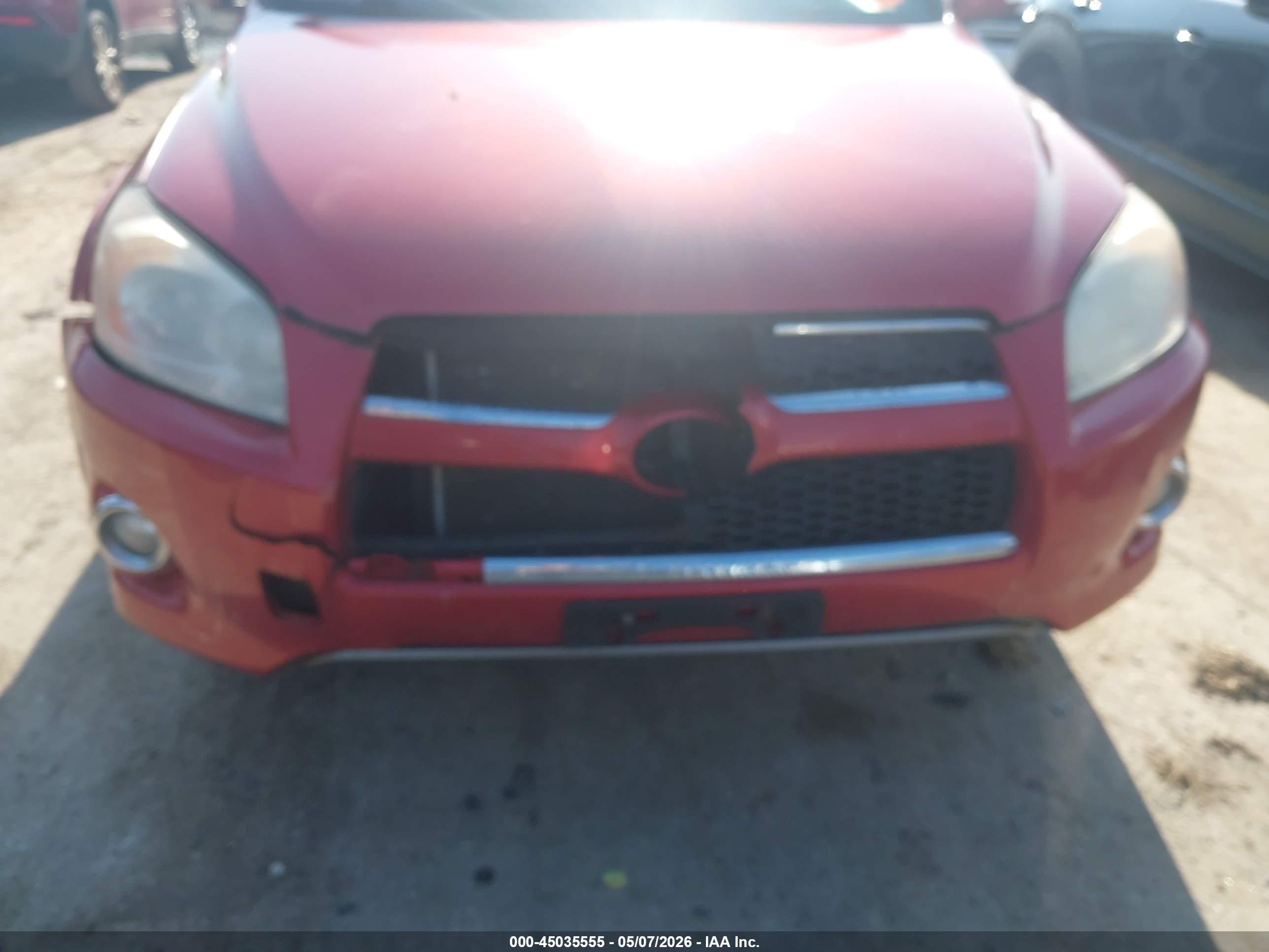 TOYOTA RAV4 image 6