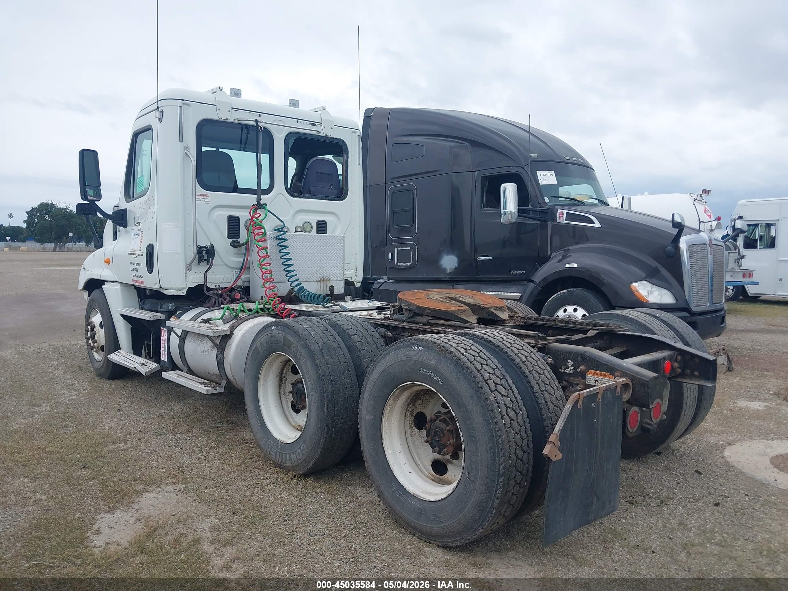 FREIGHTLINER CASCADIA image 3