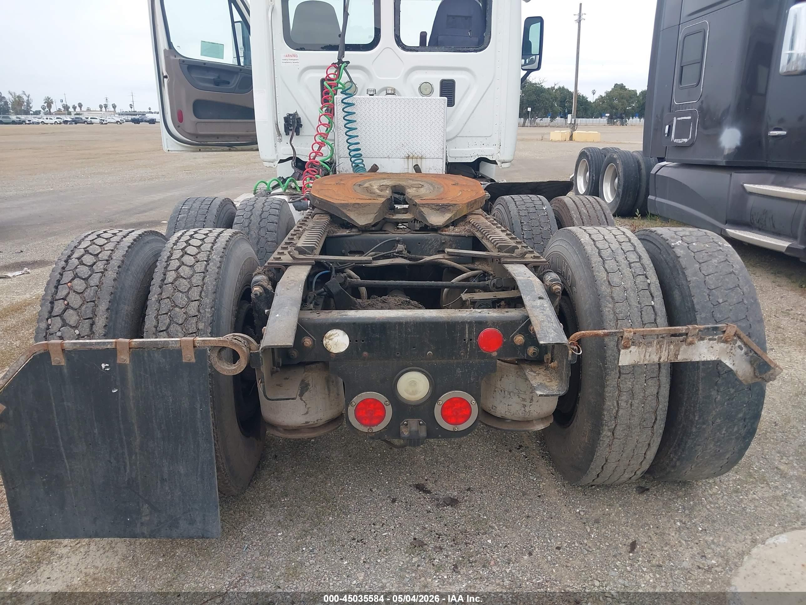 FREIGHTLINER CASCADIA image 8