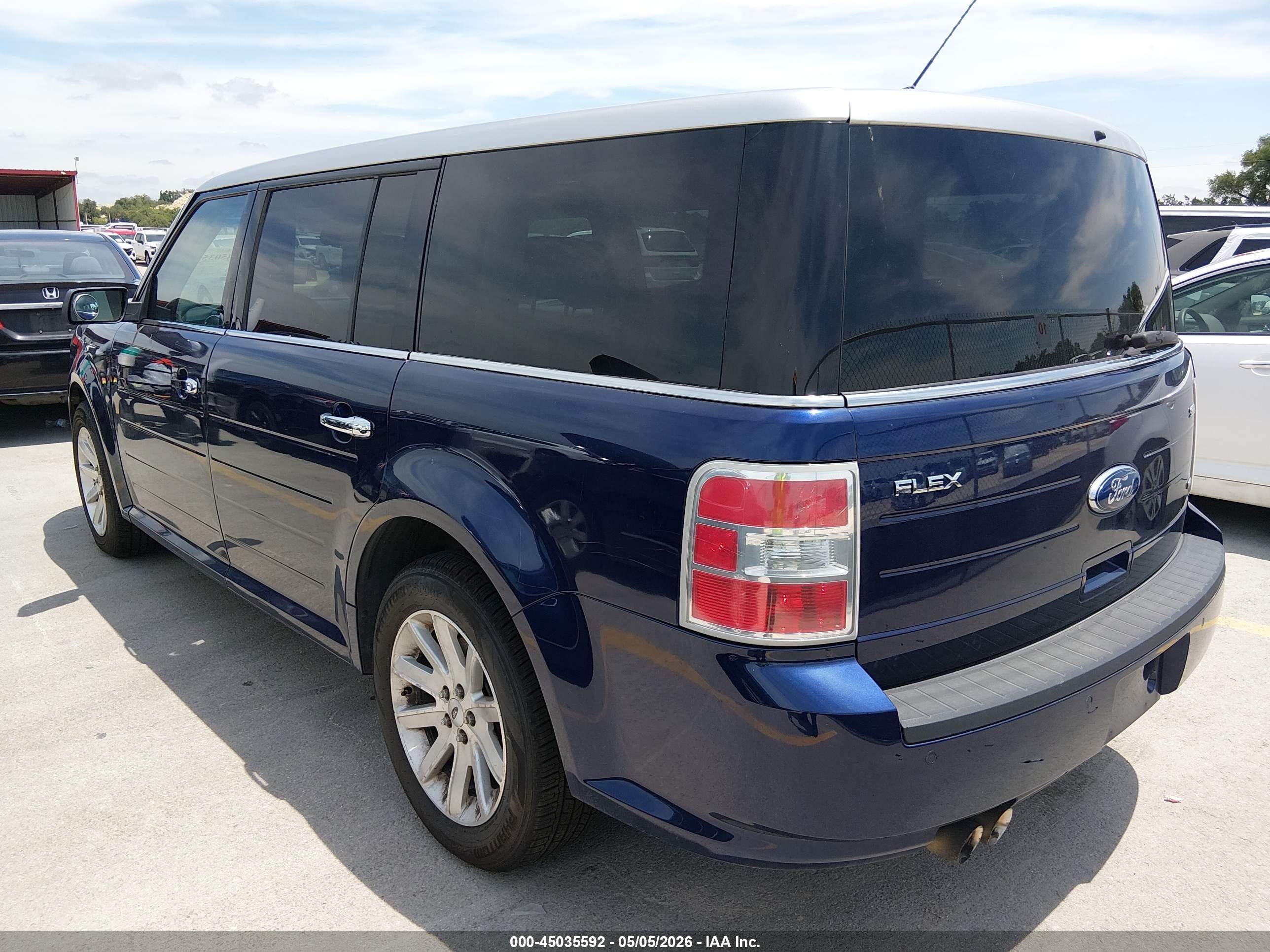 FORD FLEX image 3