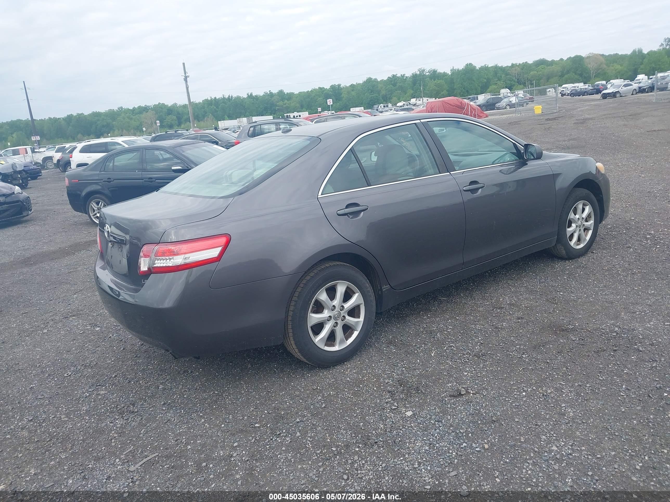 TOYOTA CAMRY image 4