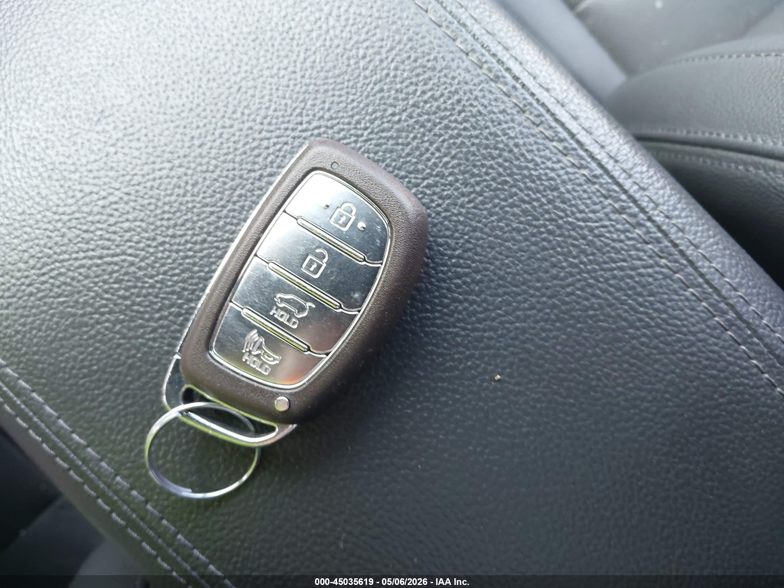HYUNDAI TUCSON image 11