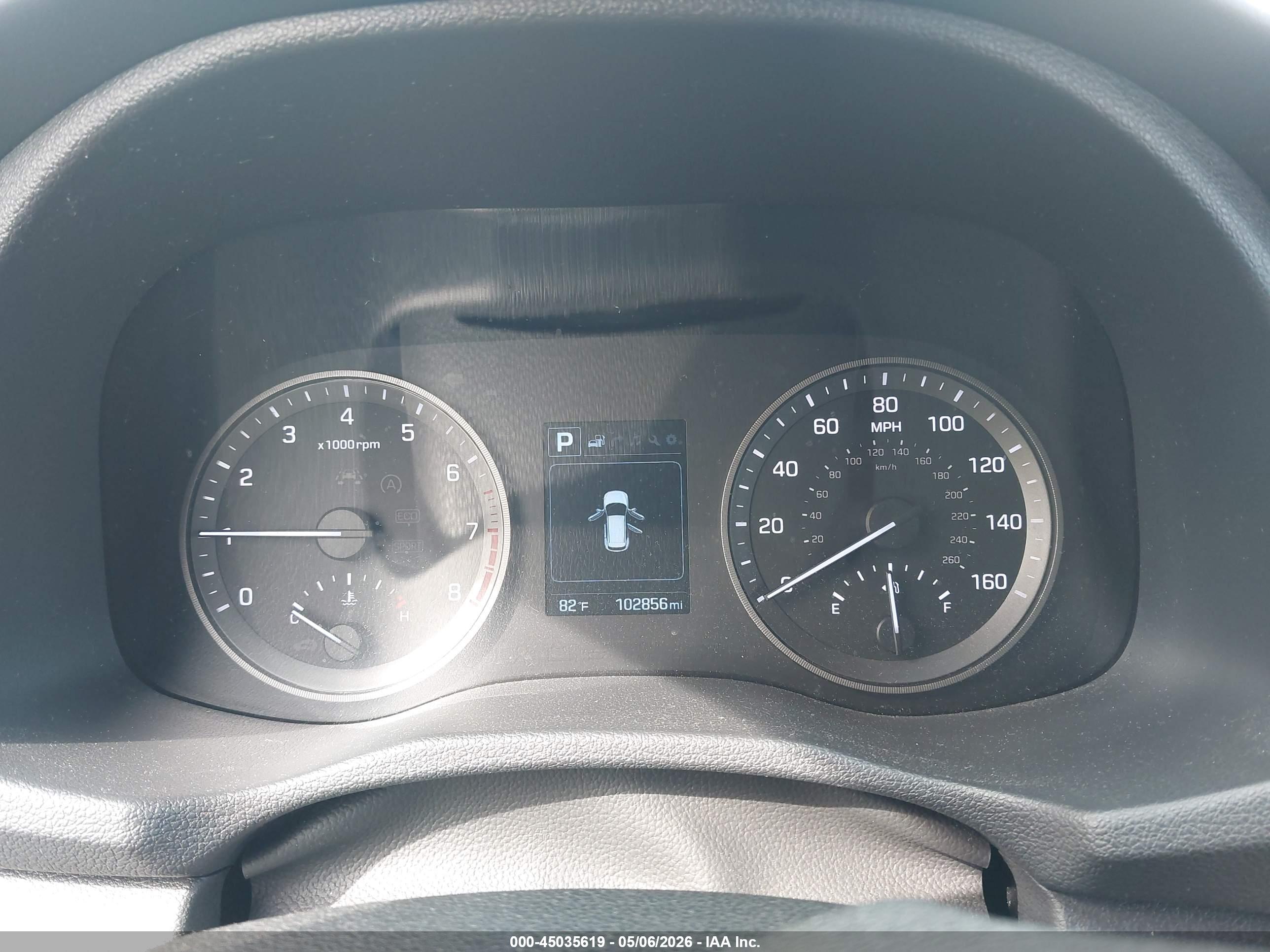 HYUNDAI TUCSON image 7