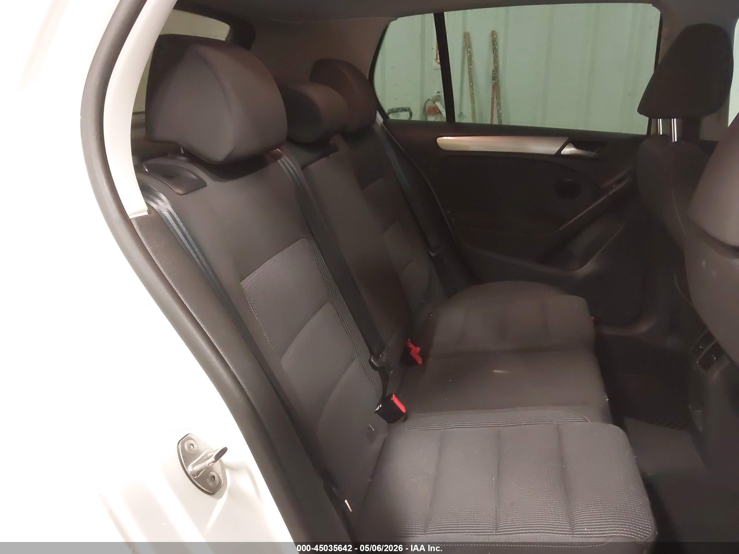 VOLKSWAGEN GOLF image 8