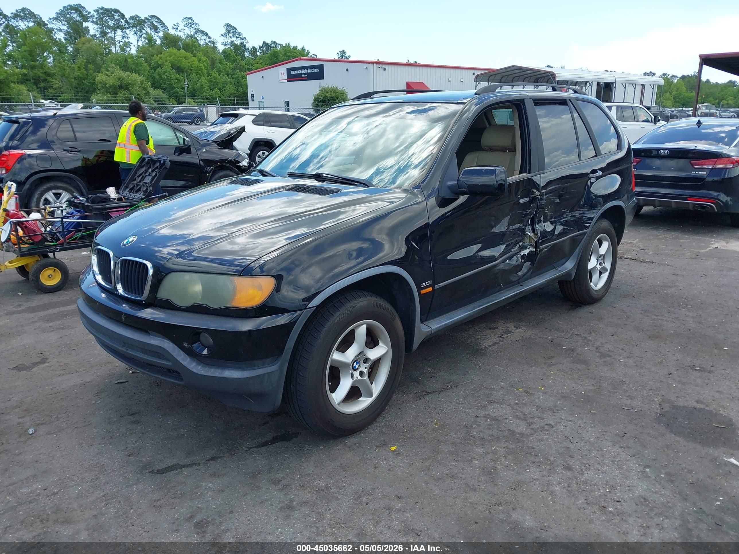 BMW X5 image 2