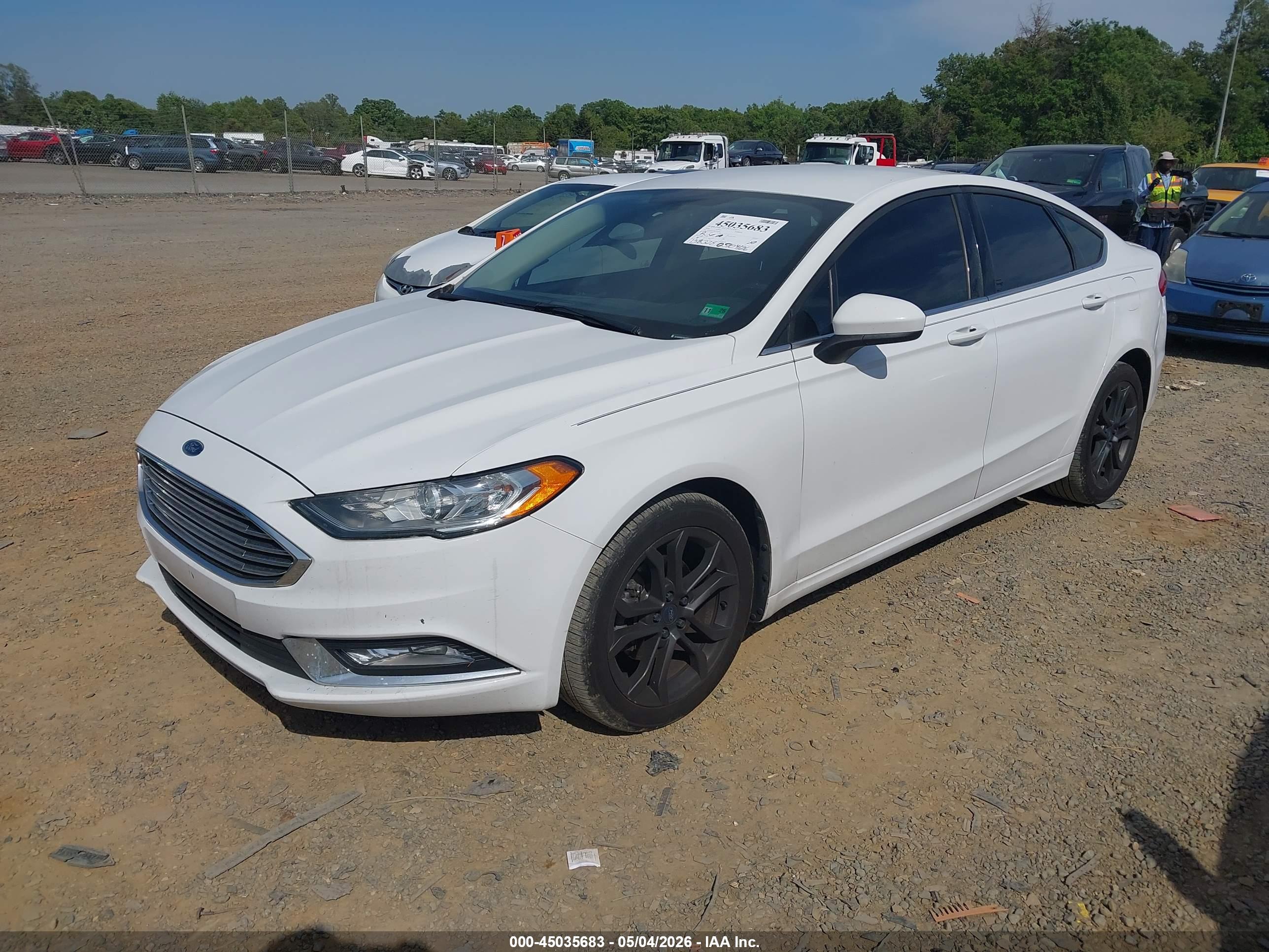 FORD FUSION image 2