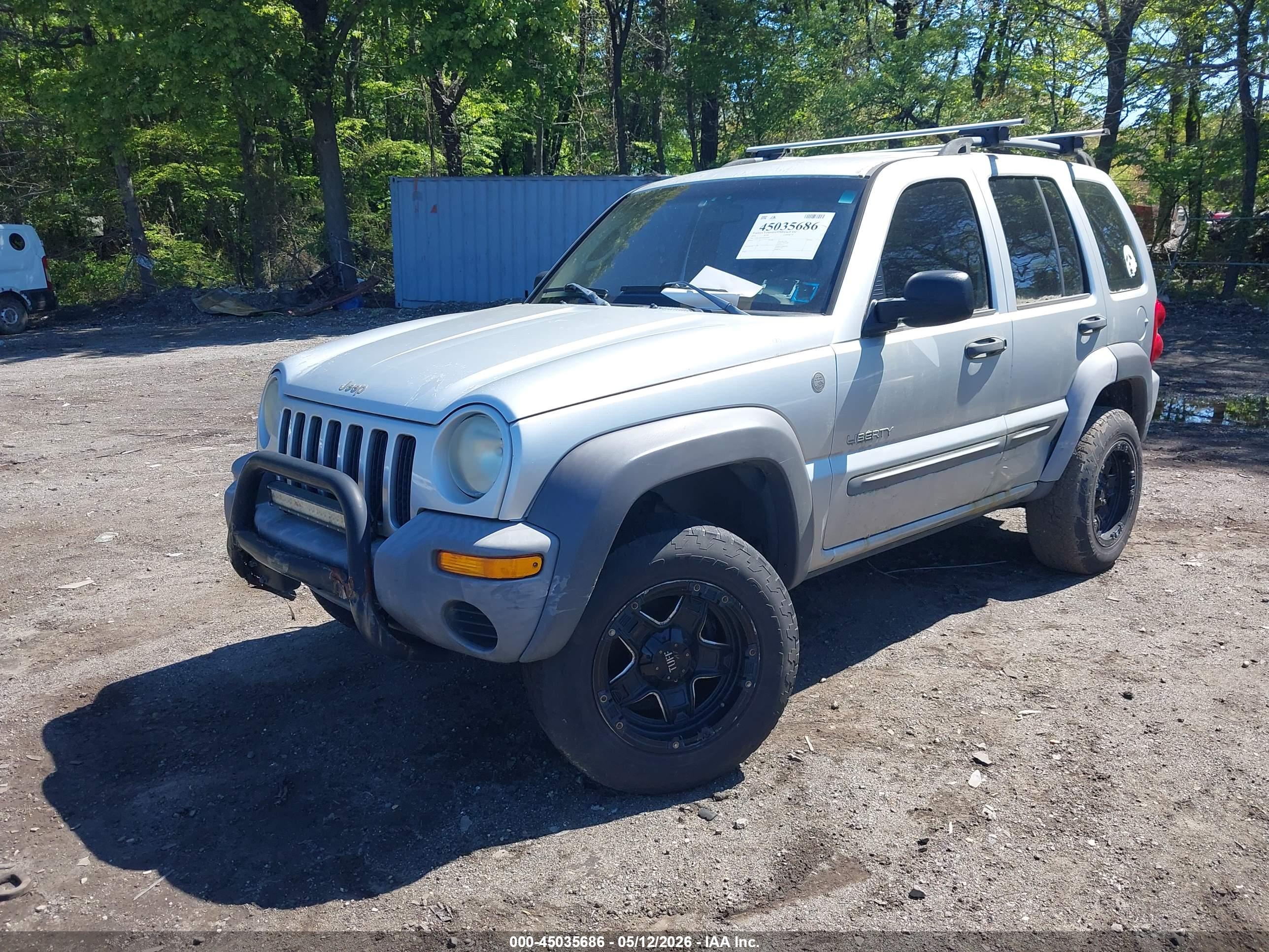 JEEP LIBERTY image 2
