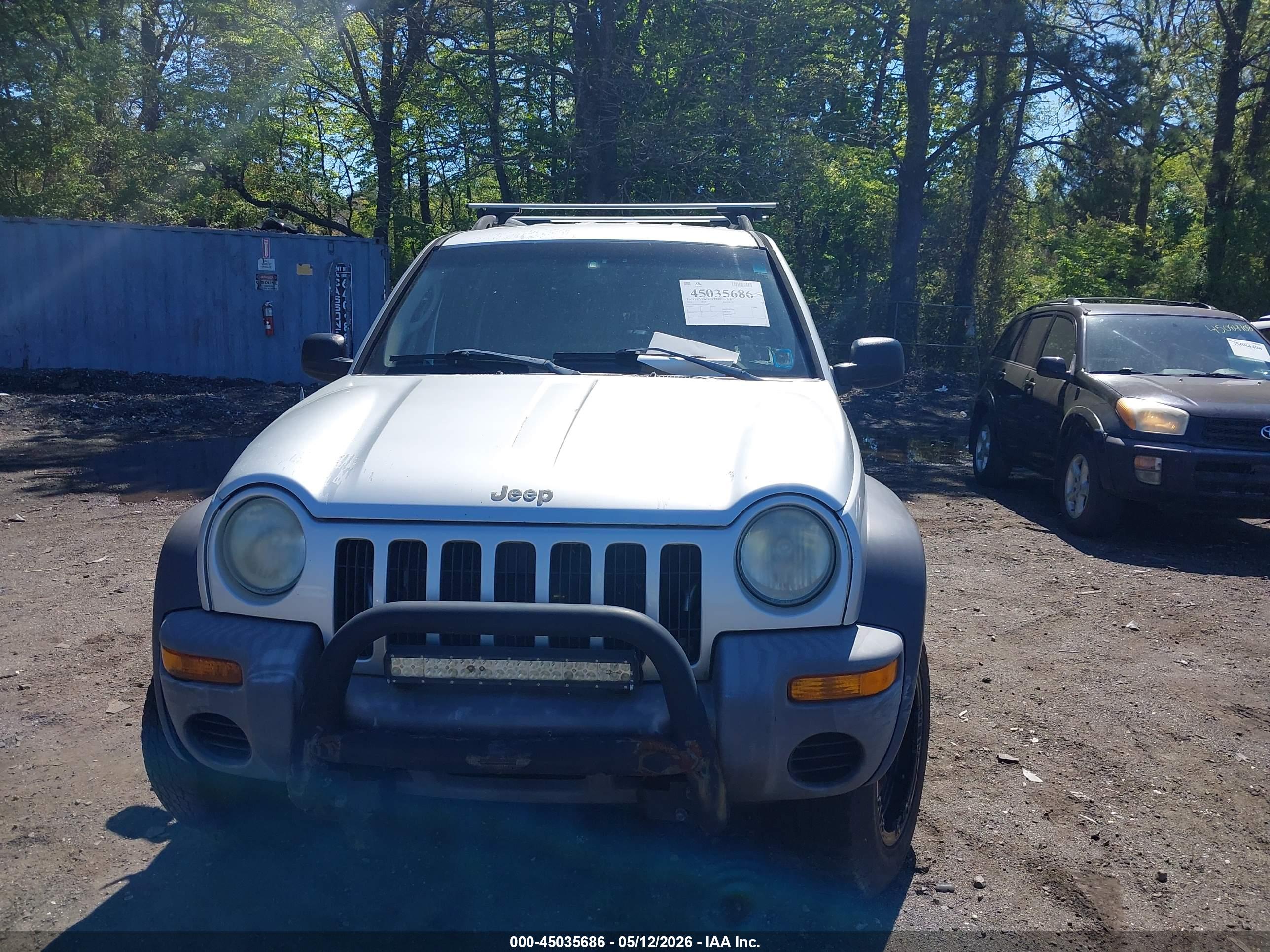 JEEP LIBERTY image 6