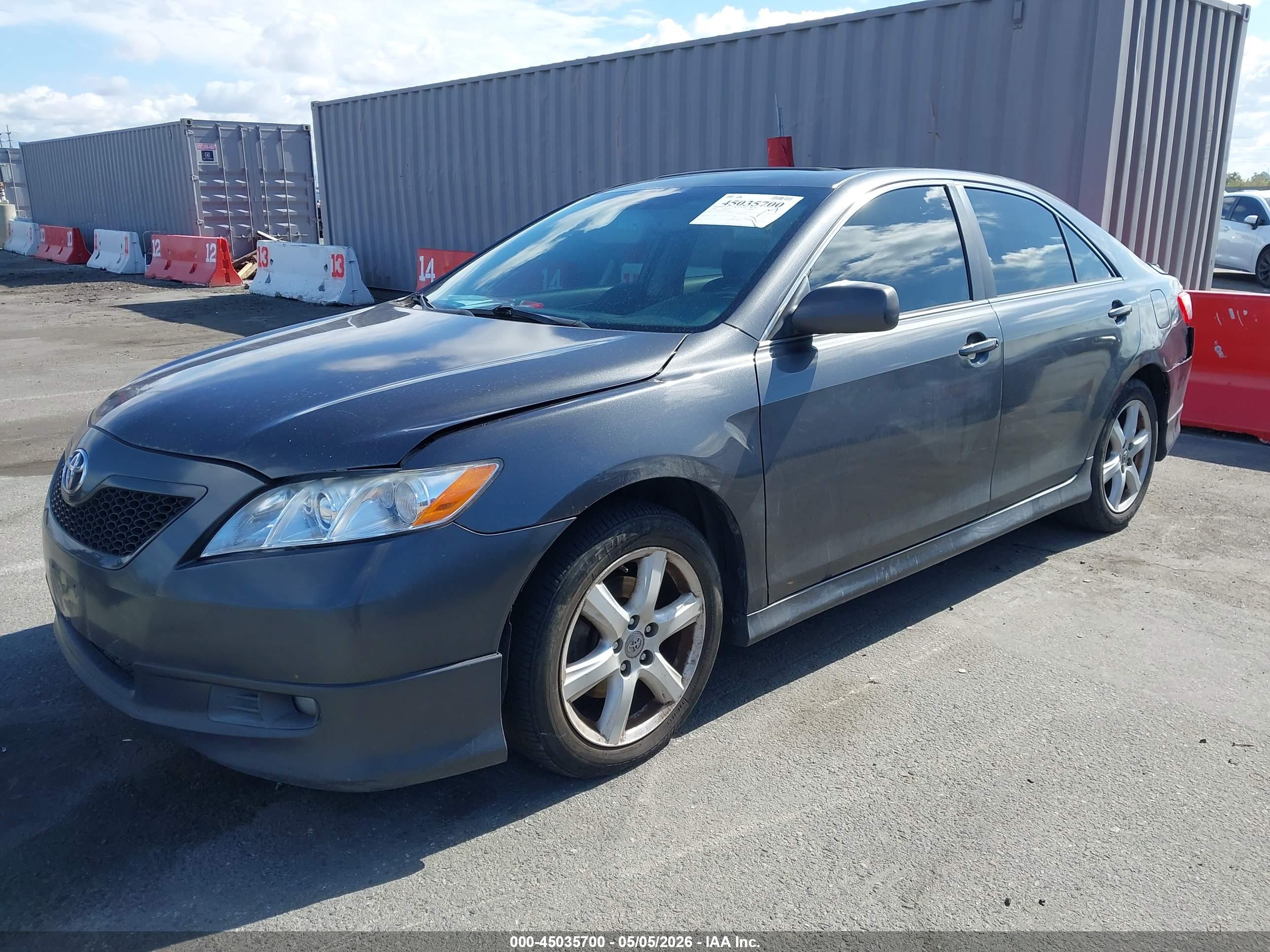 TOYOTA CAMRY image 2