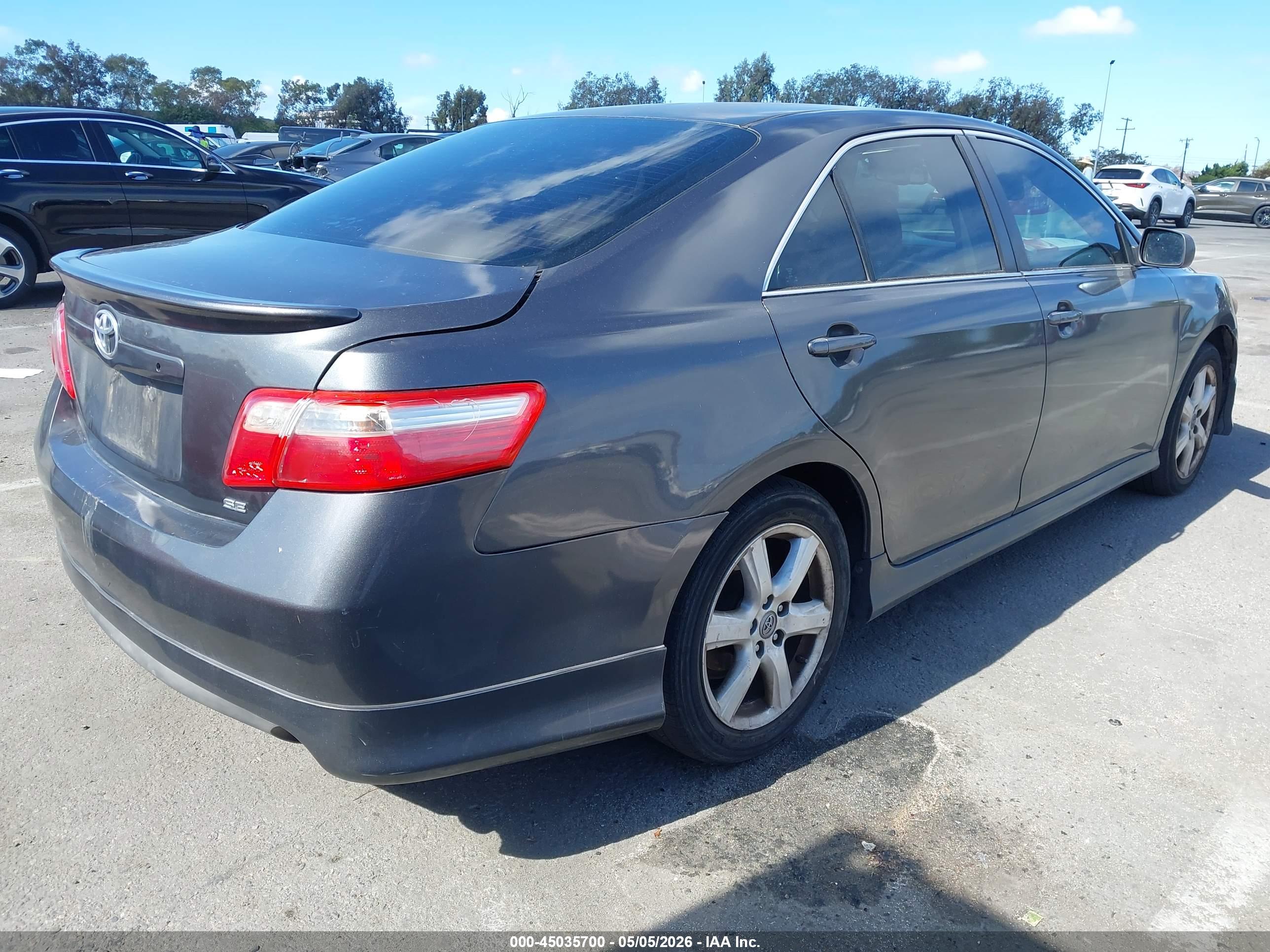 TOYOTA CAMRY image 4