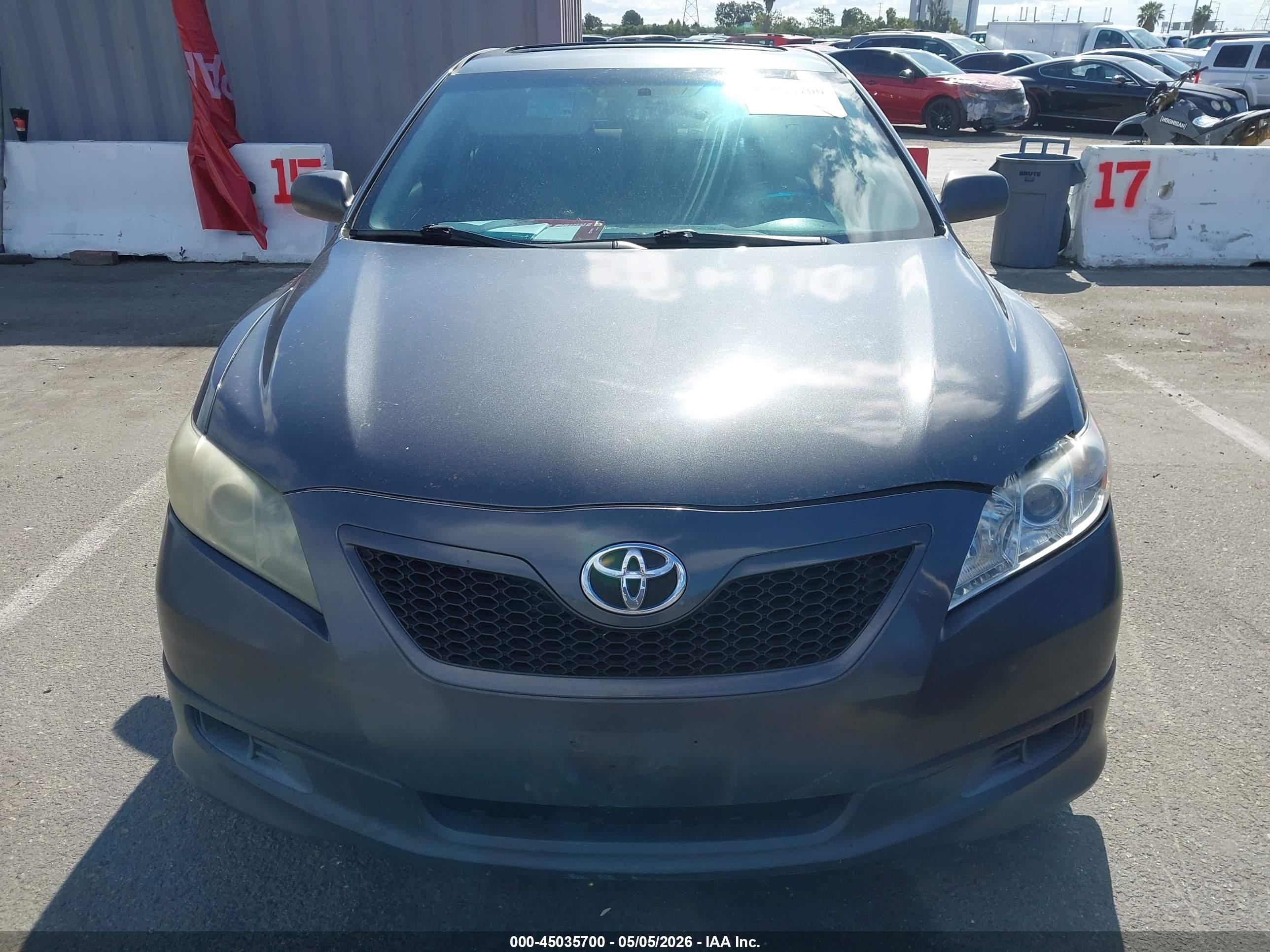 TOYOTA CAMRY image 6