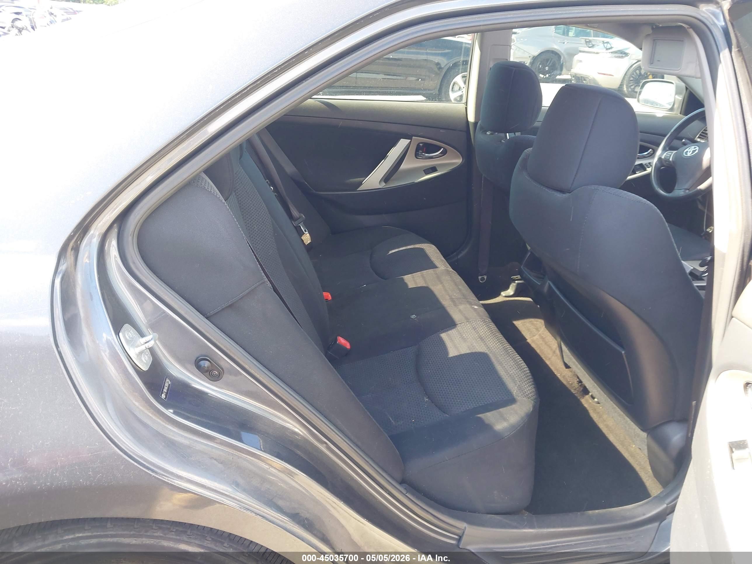 TOYOTA CAMRY image 8