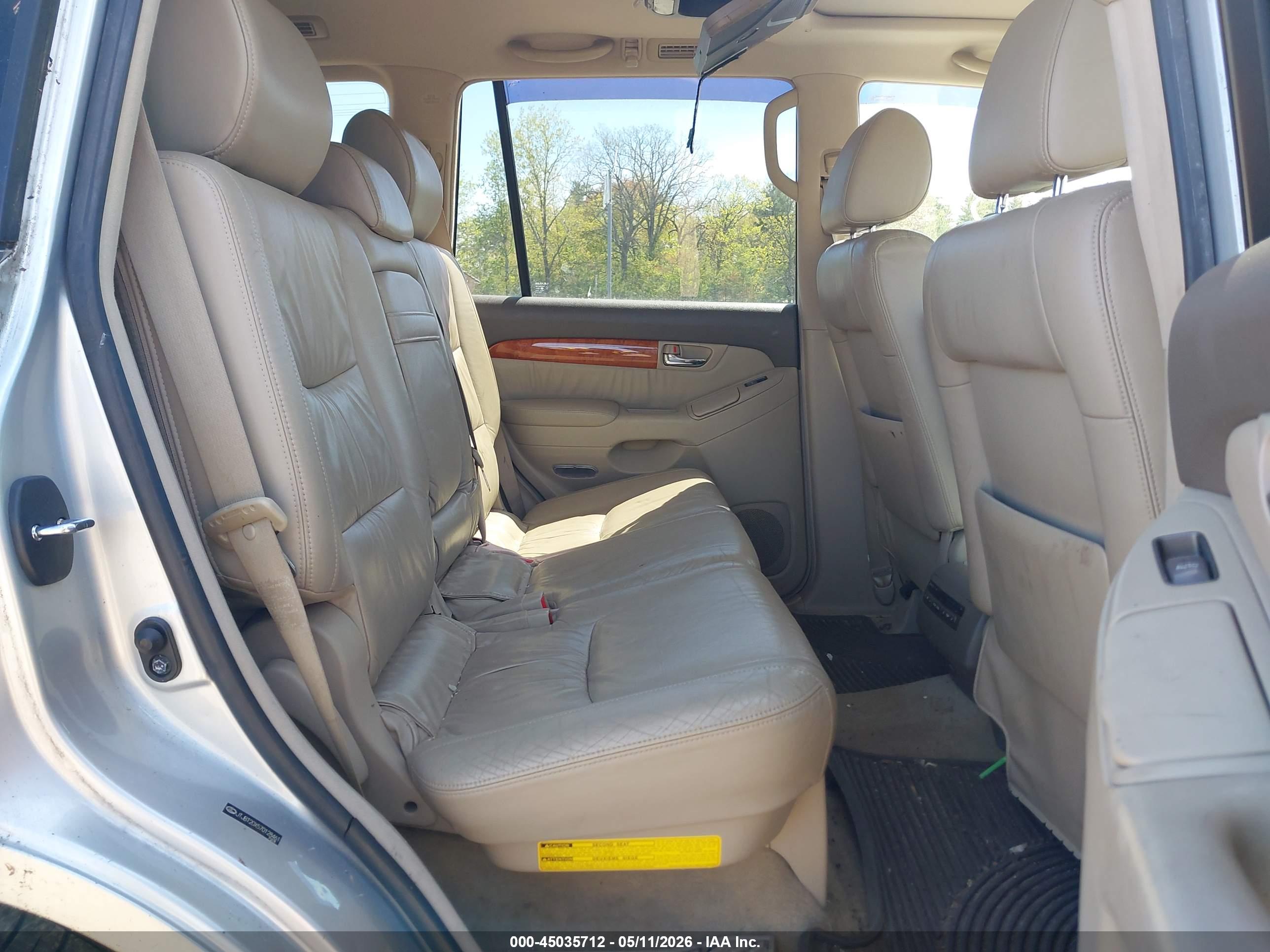 LEXUS GX image 8
