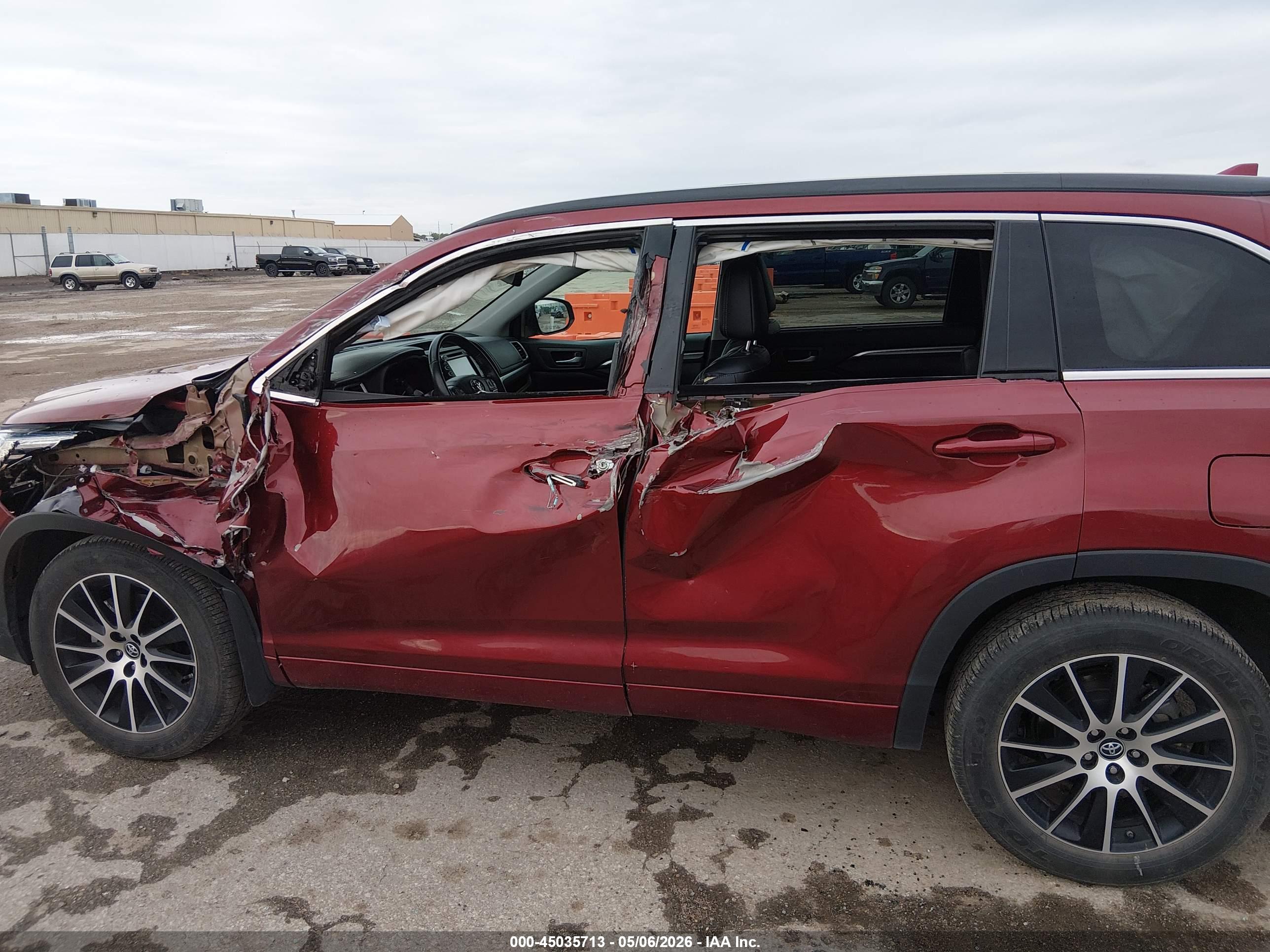 TOYOTA HIGHLANDER image 6