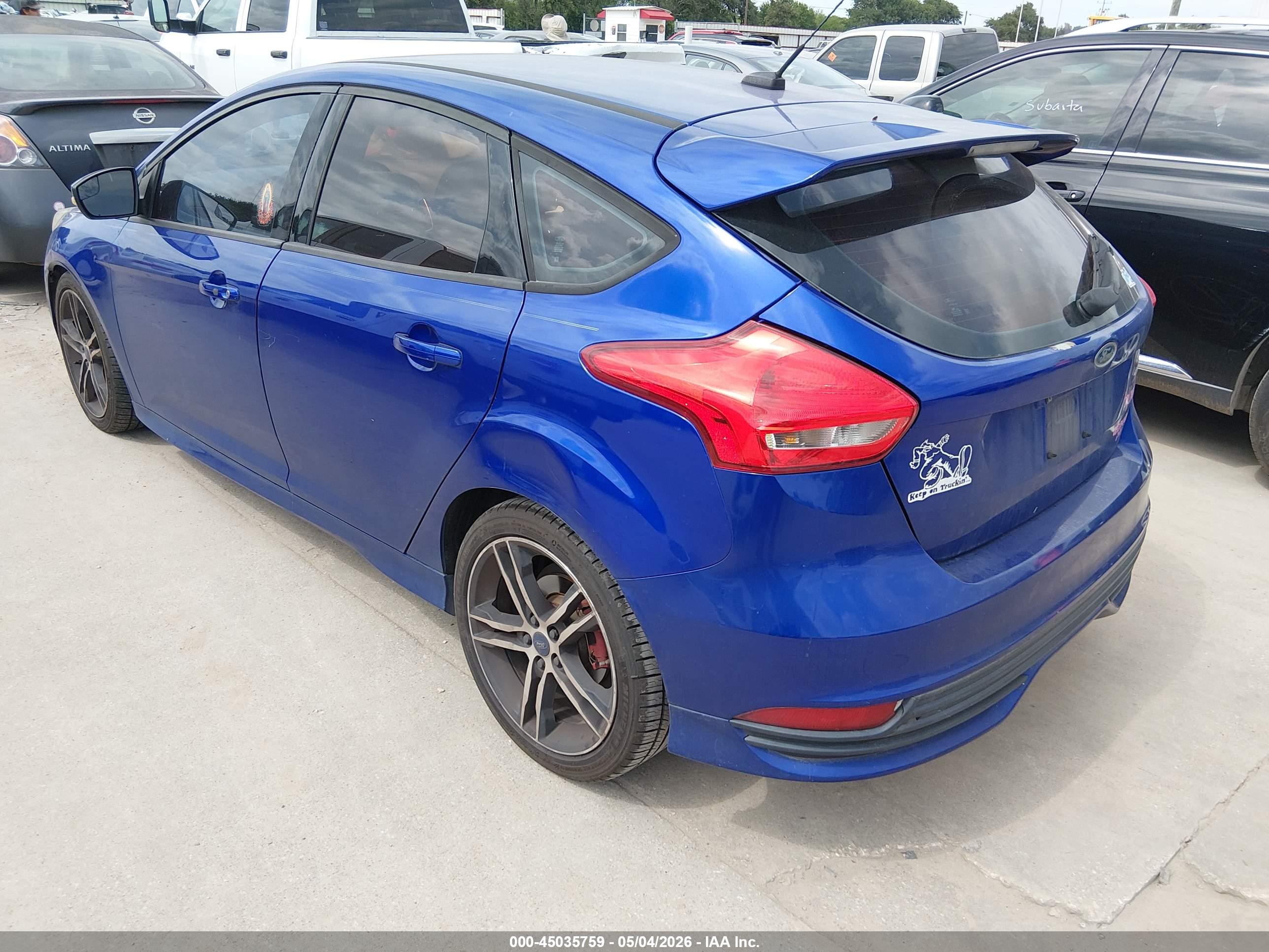 FORD FOCUS image 3