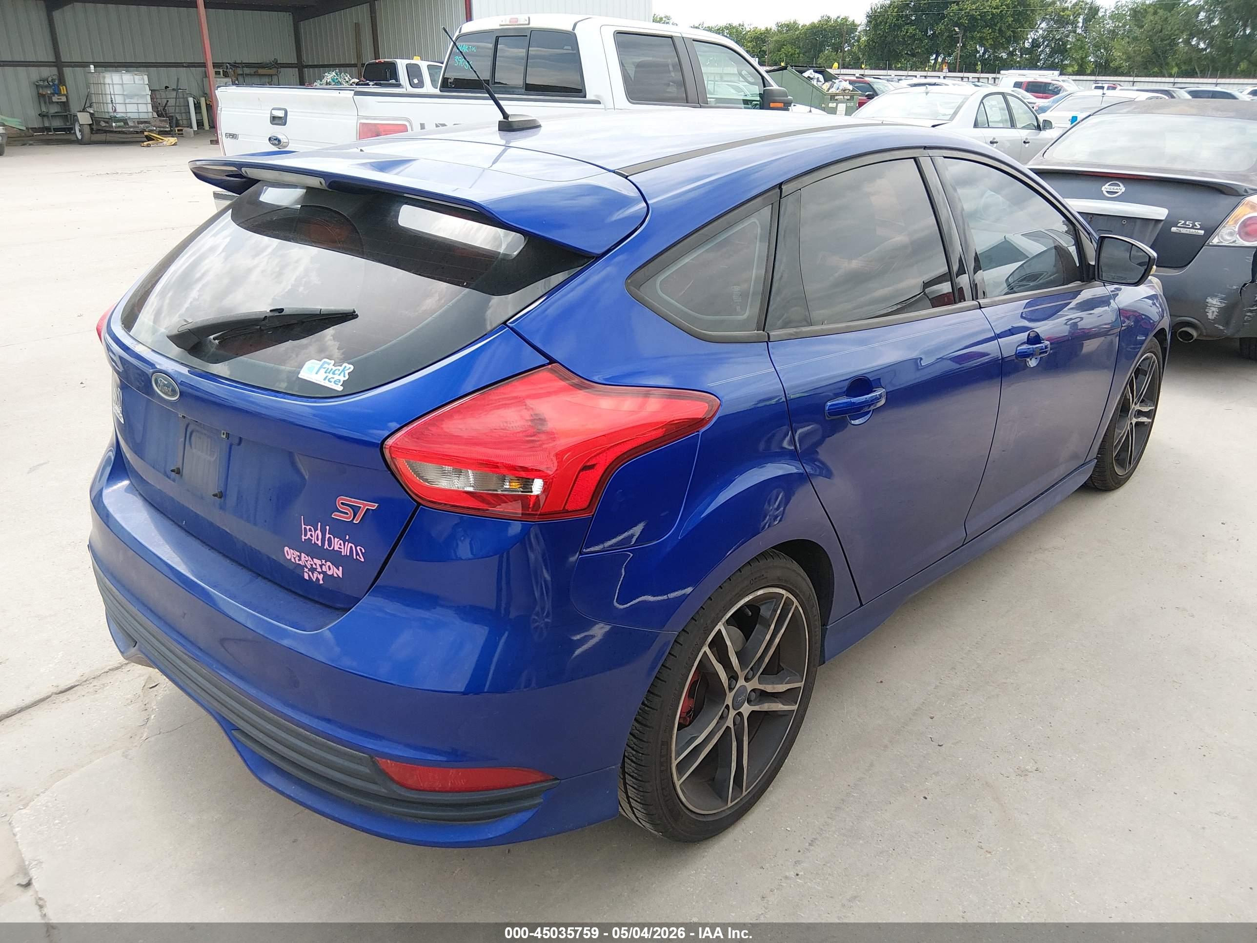 FORD FOCUS image 4
