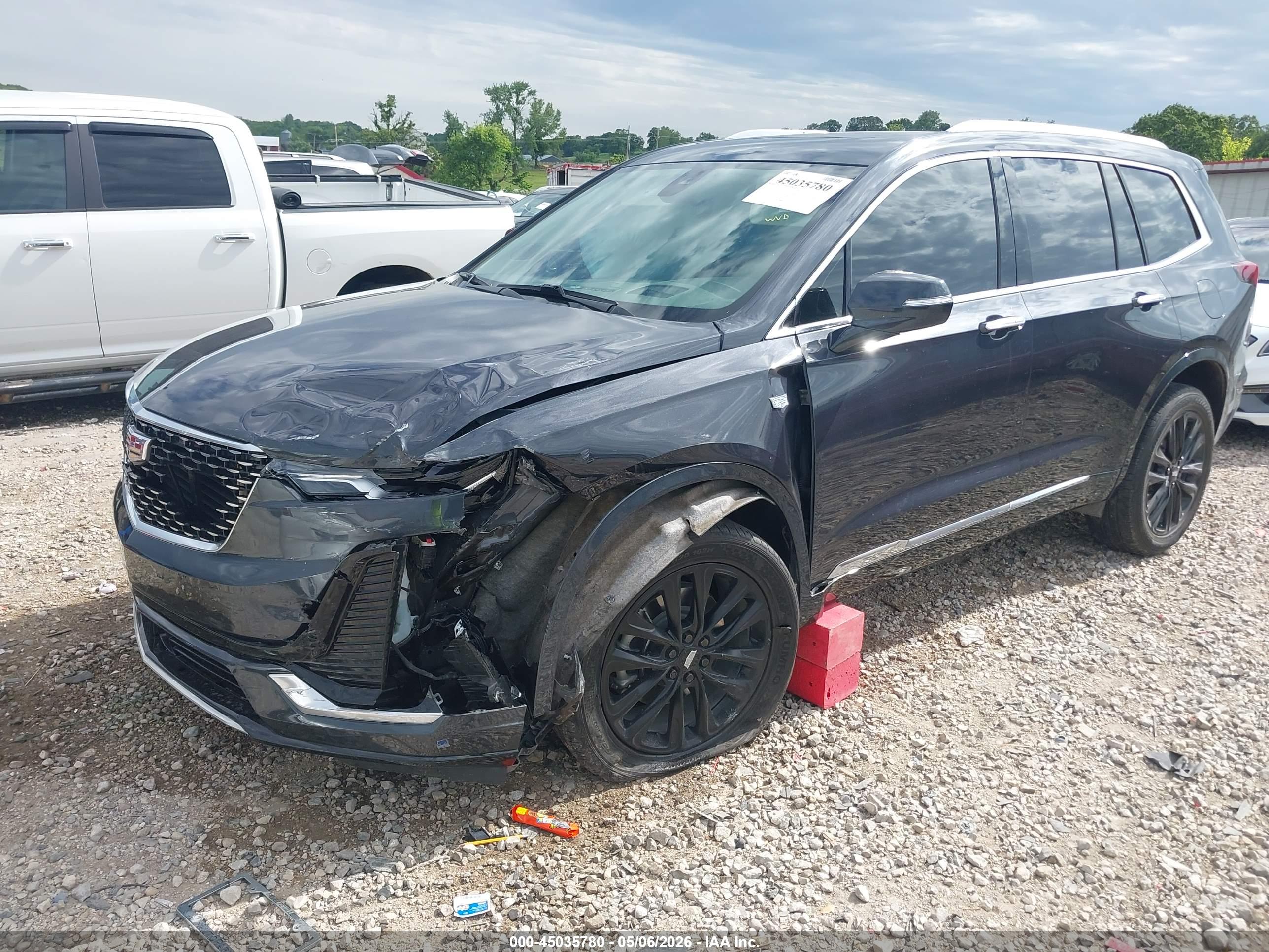 CADILLAC XT6 image 2