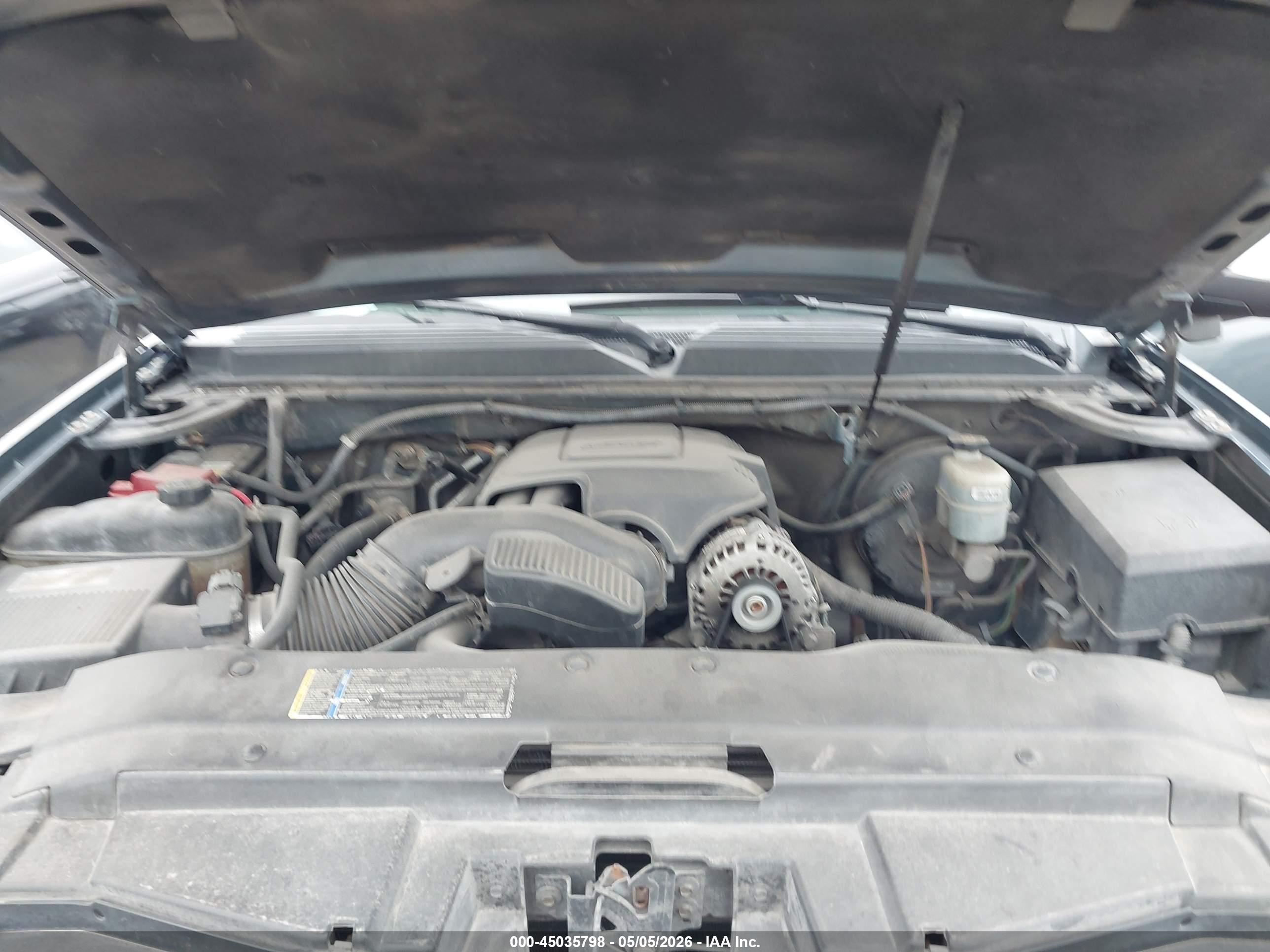 CHEVROLET SUBURBAN image 10