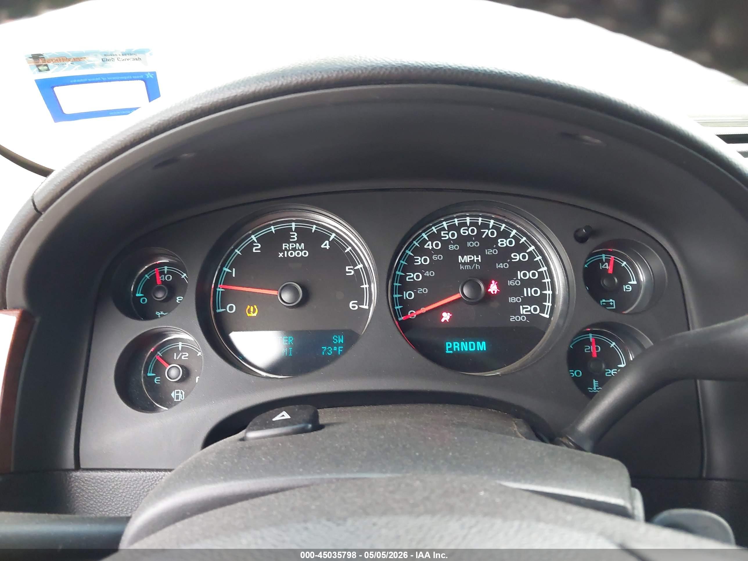 CHEVROLET SUBURBAN image 7