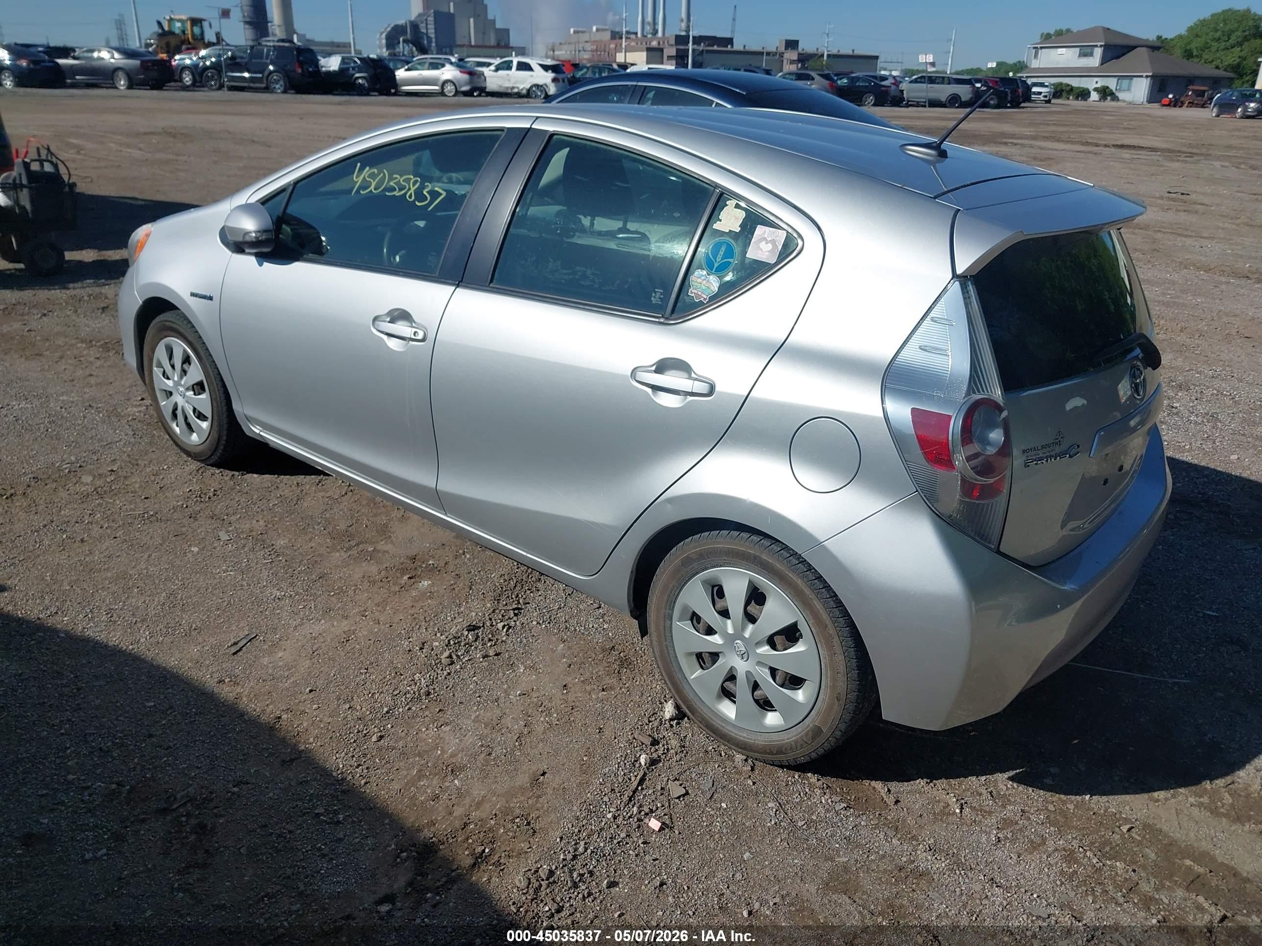 TOYOTA PRIUS image 3