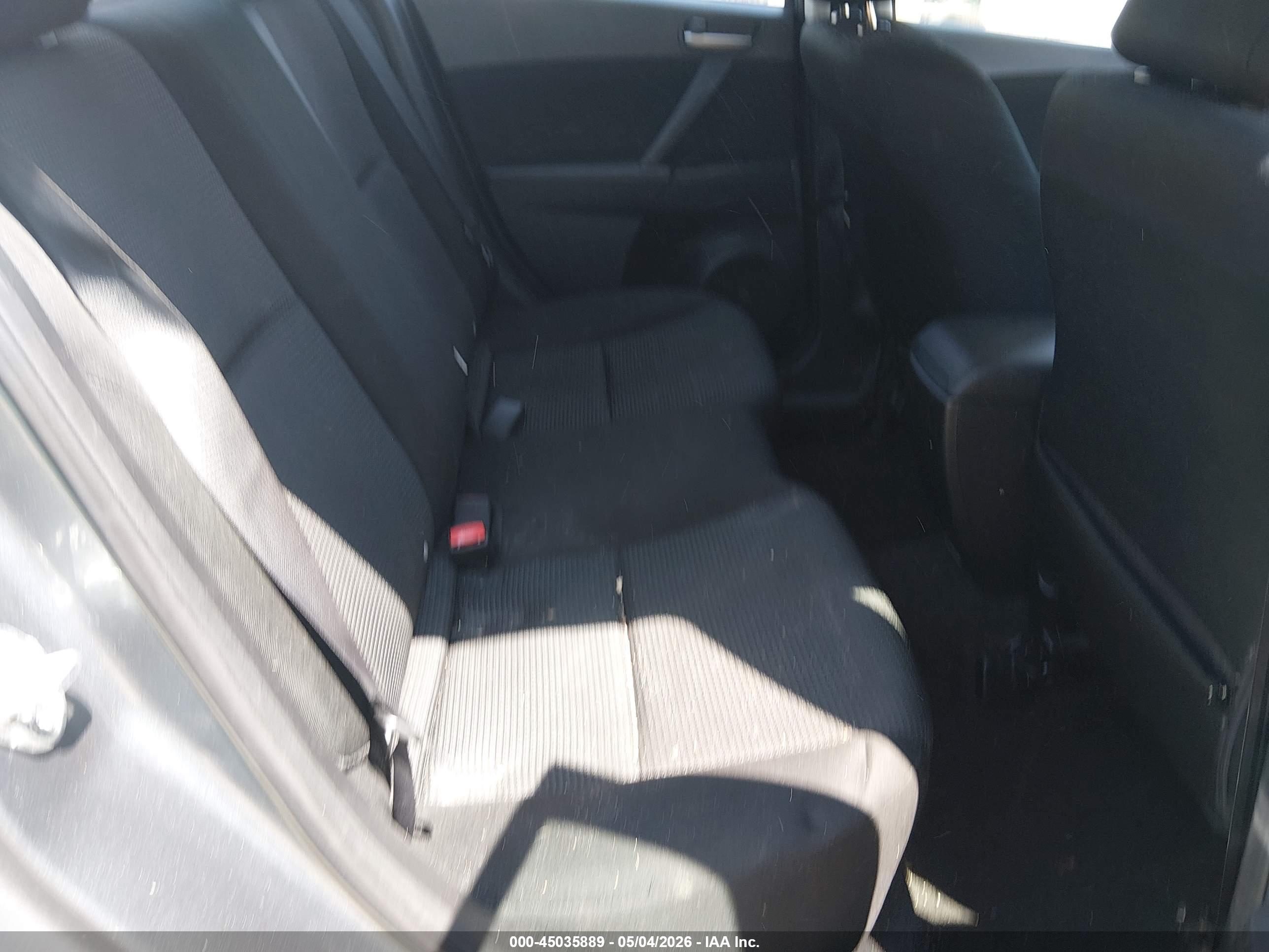 MAZDA MAZDA3 image 8