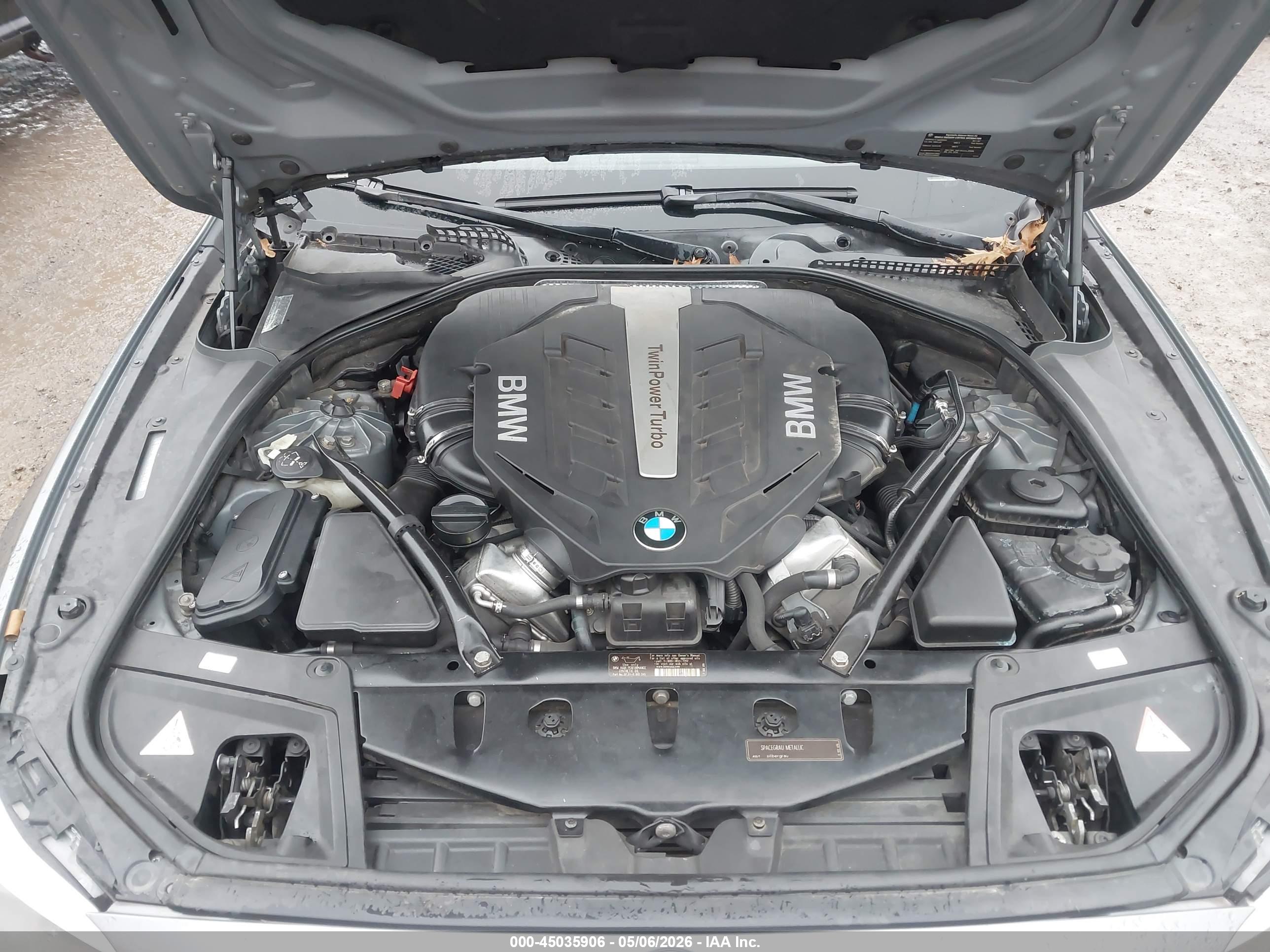 BMW 550I image 10