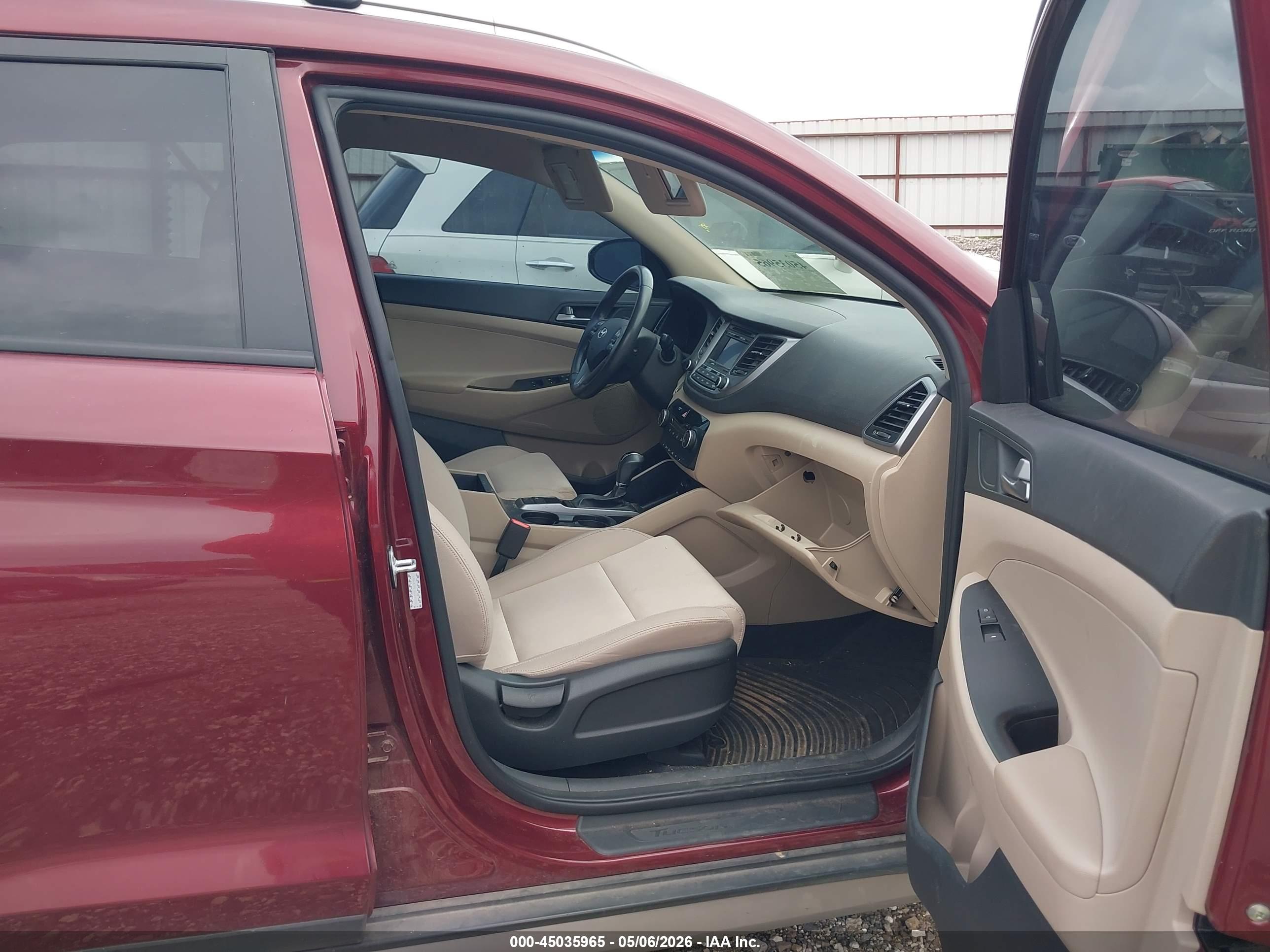HYUNDAI TUCSON image 5