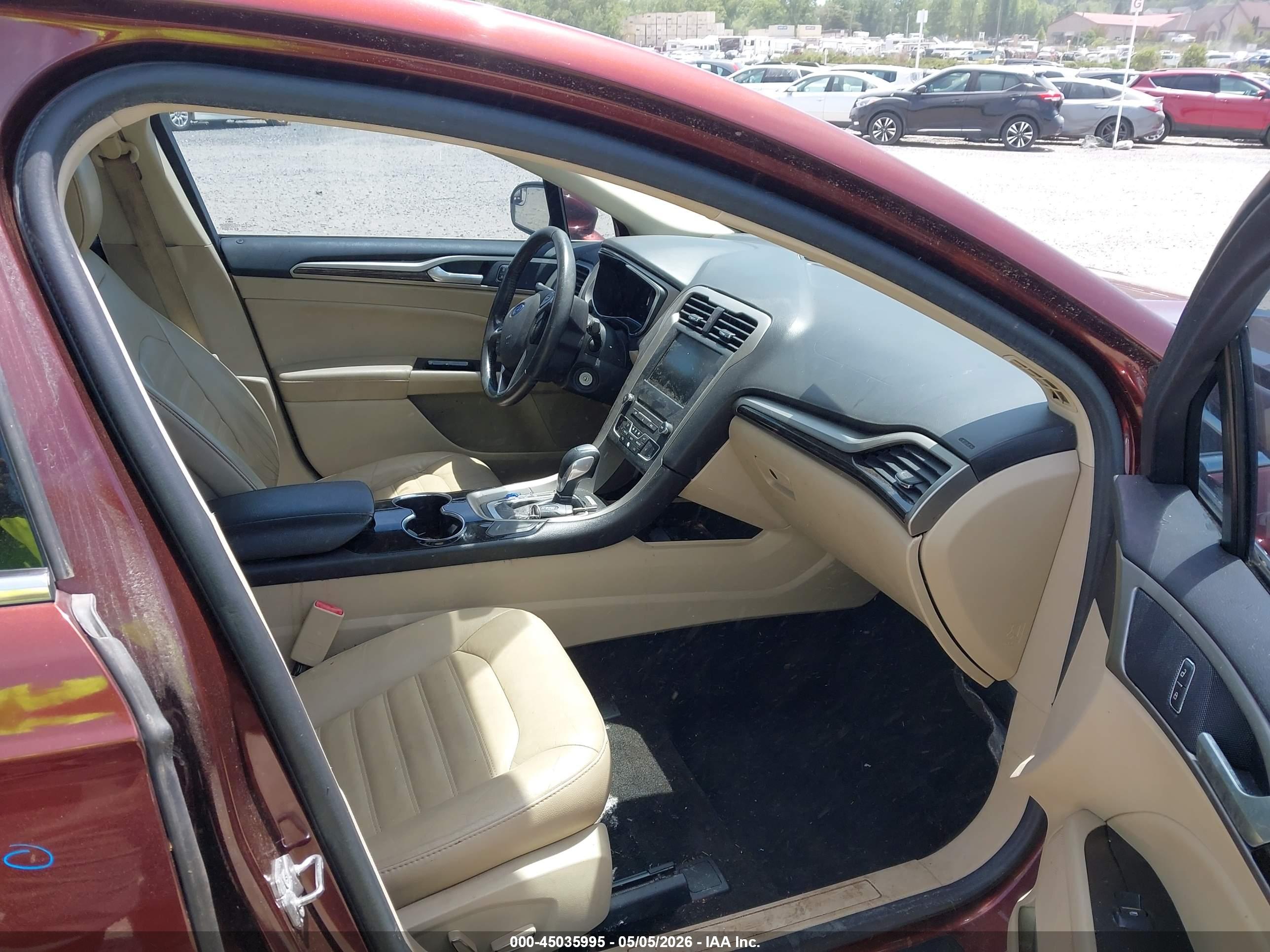FORD FUSION image 5