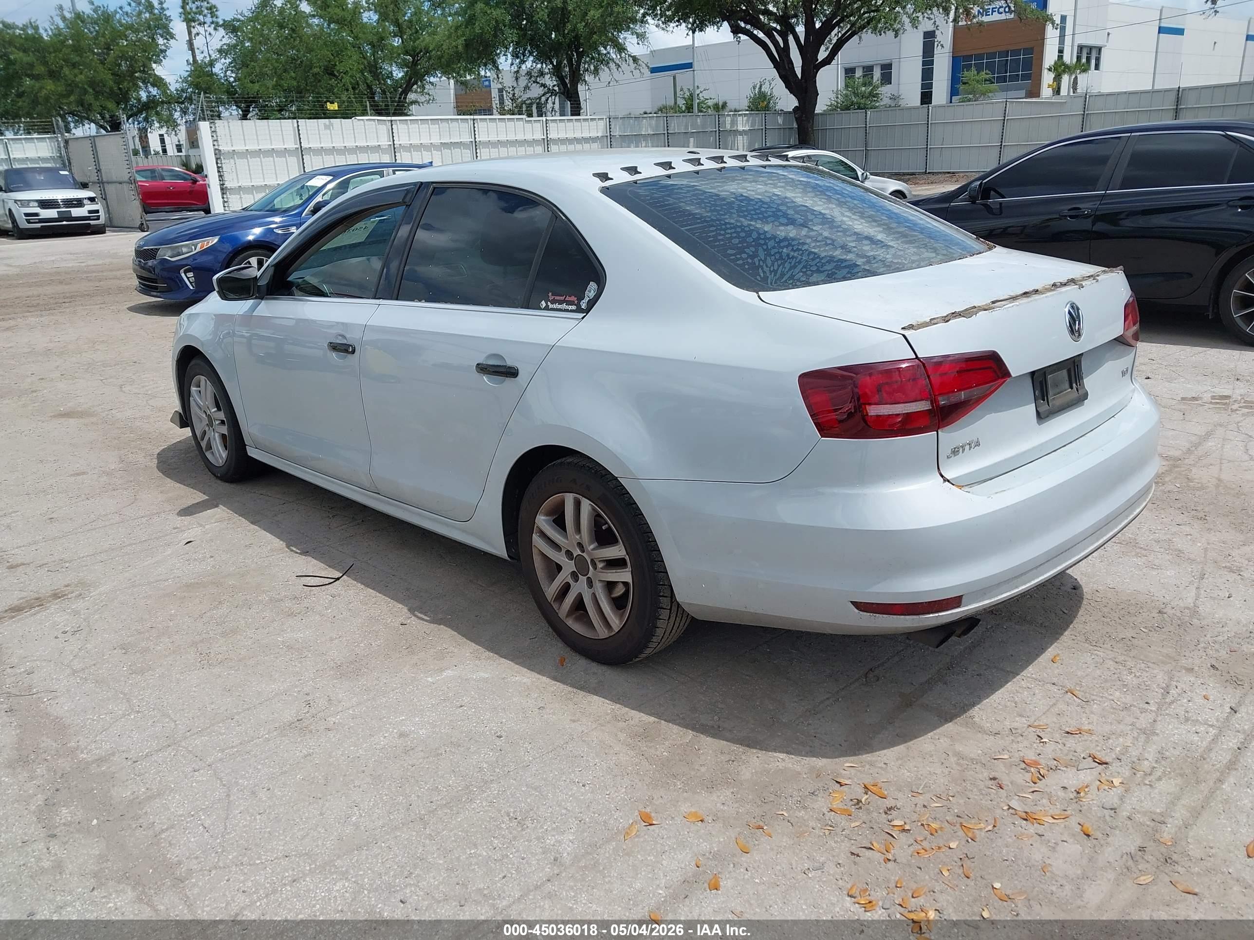 VOLKSWAGEN JETTA image 3