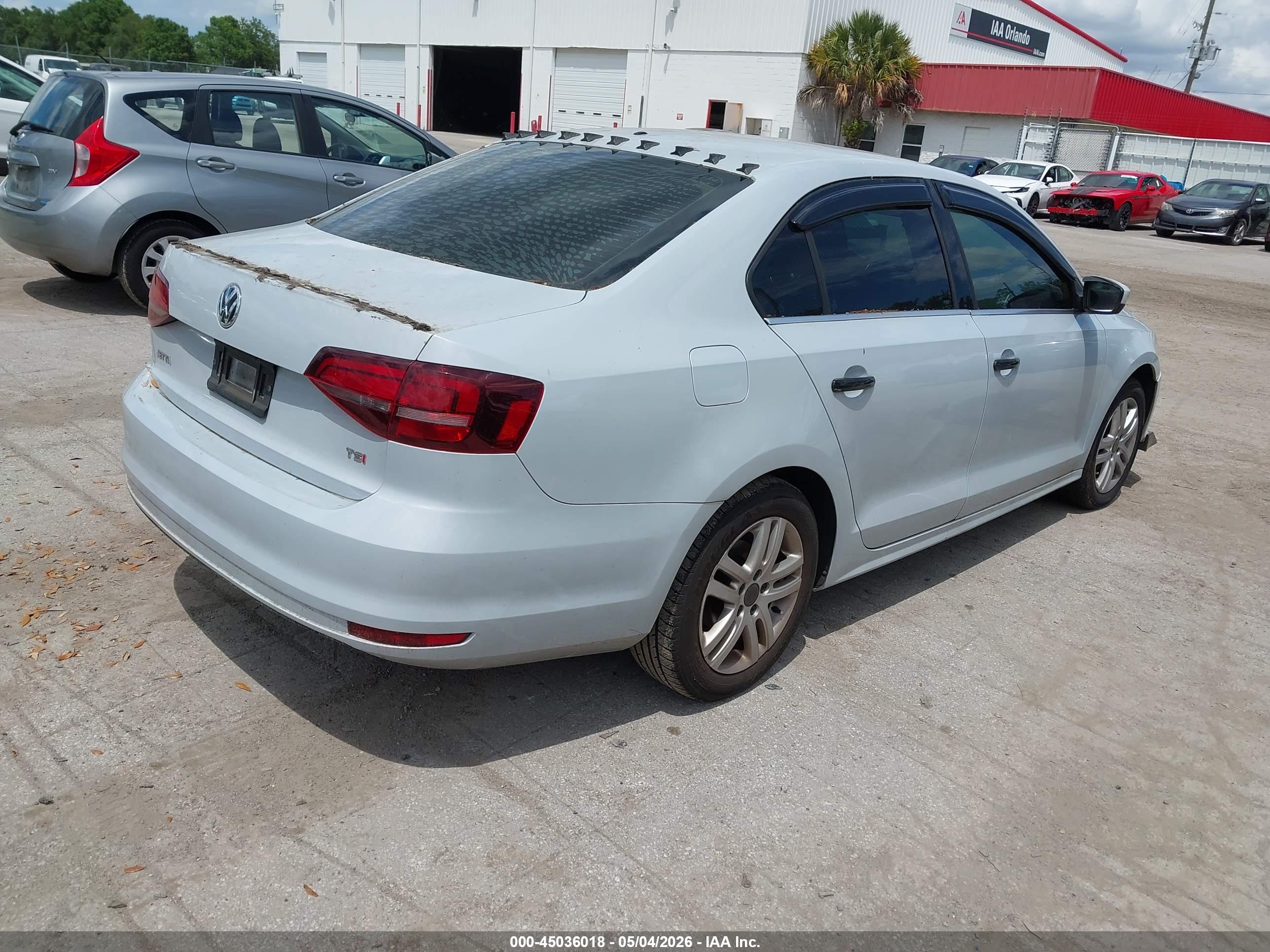 VOLKSWAGEN JETTA image 4