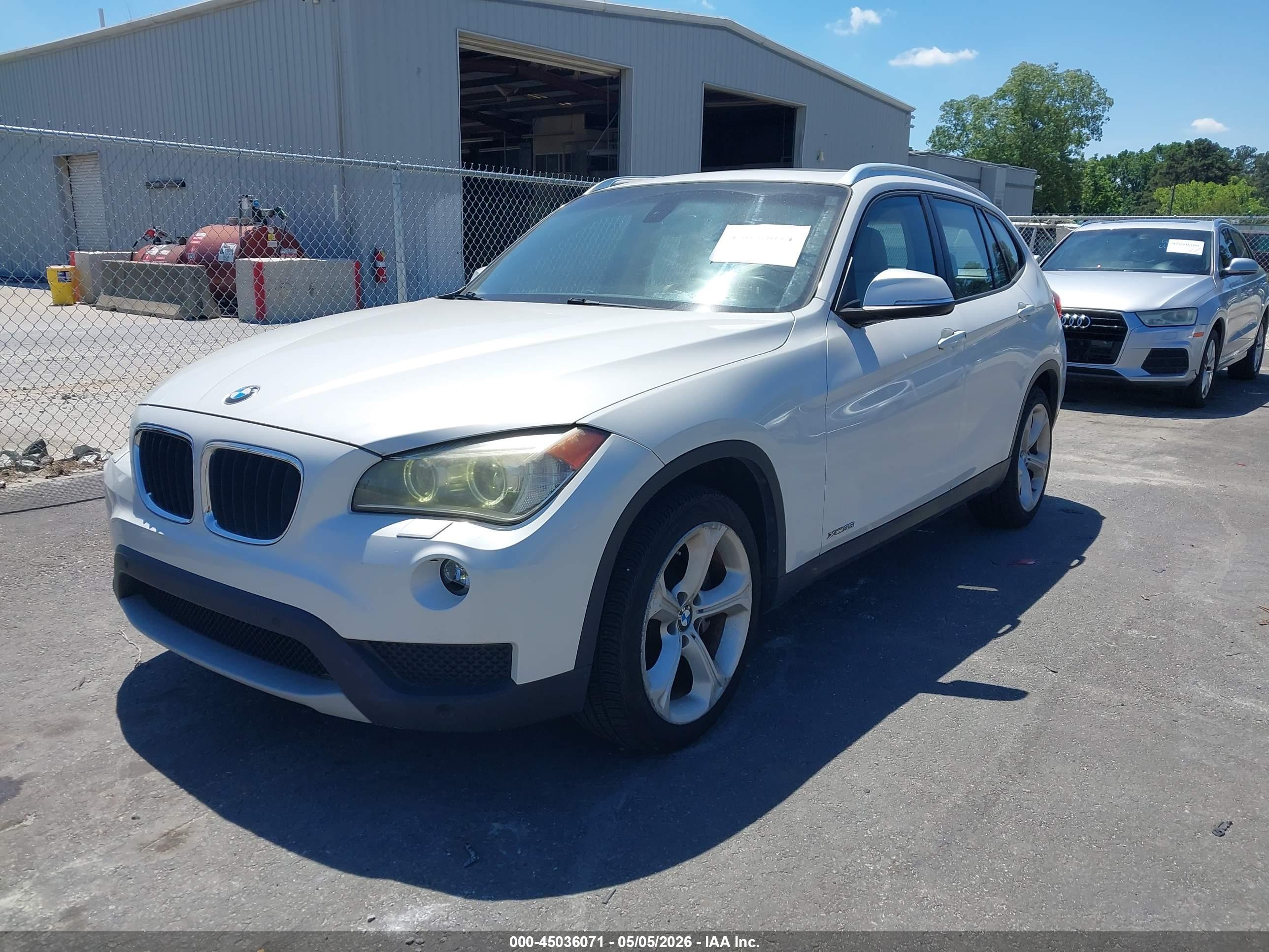 BMW X1 image 2