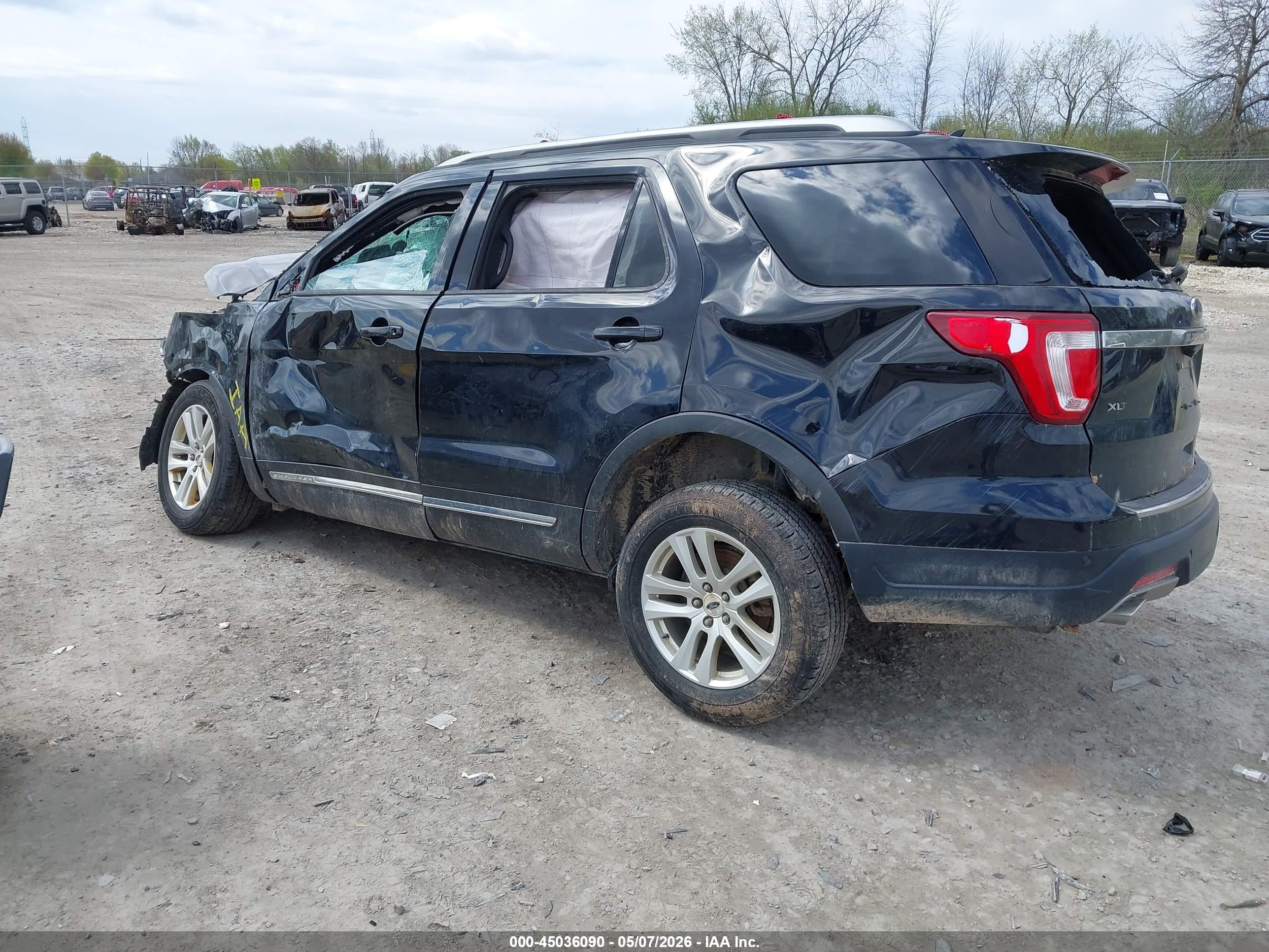 FORD EXPLORER image 3