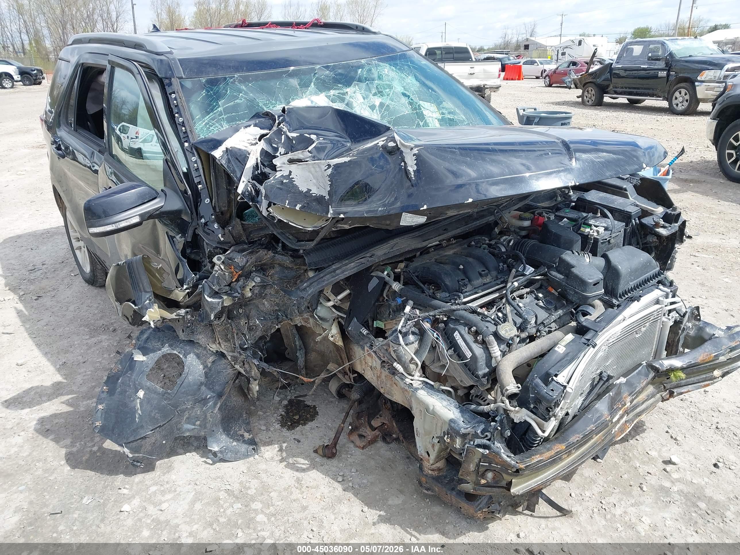 FORD EXPLORER image 6