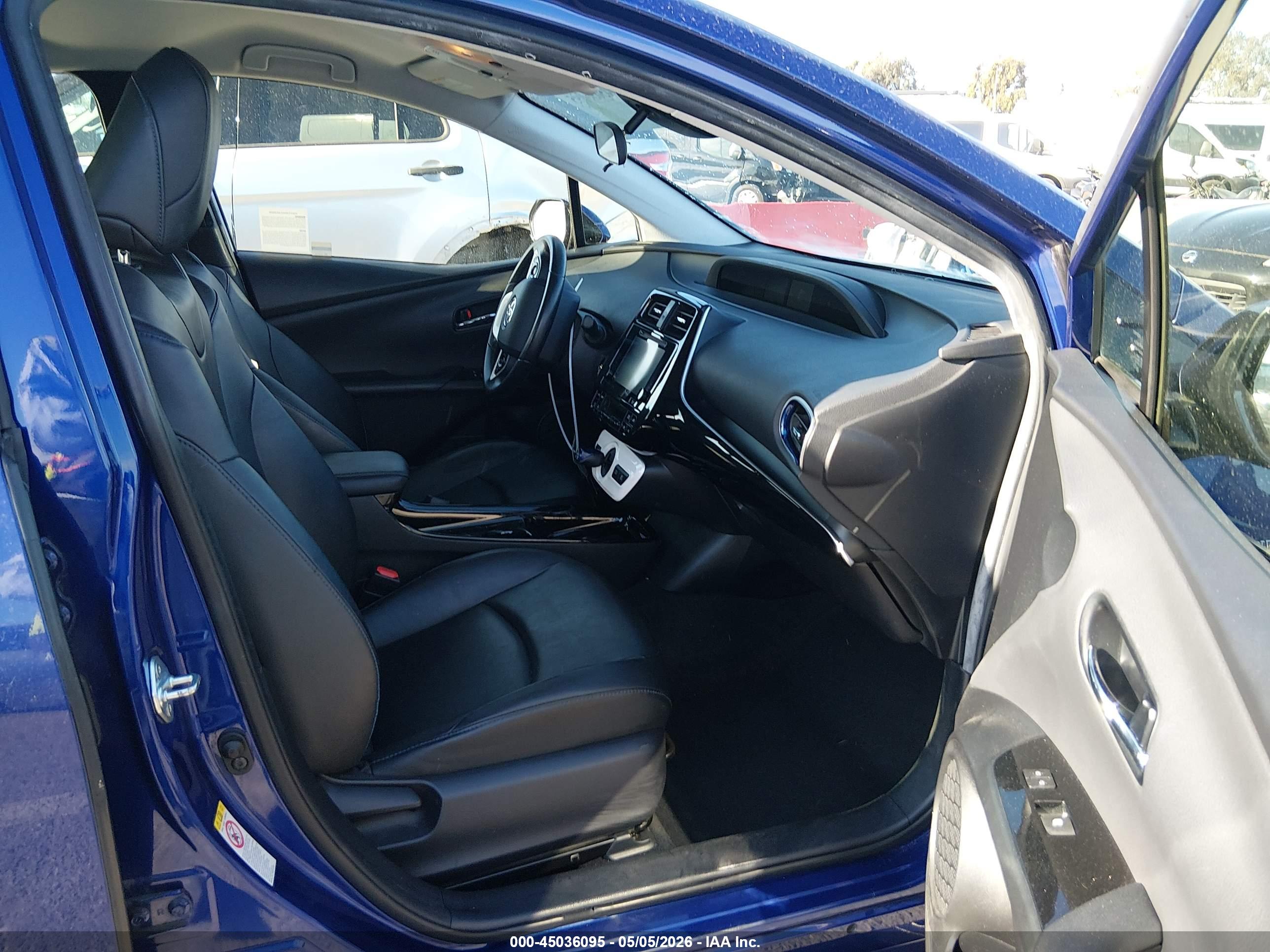 TOYOTA PRIUS image 5