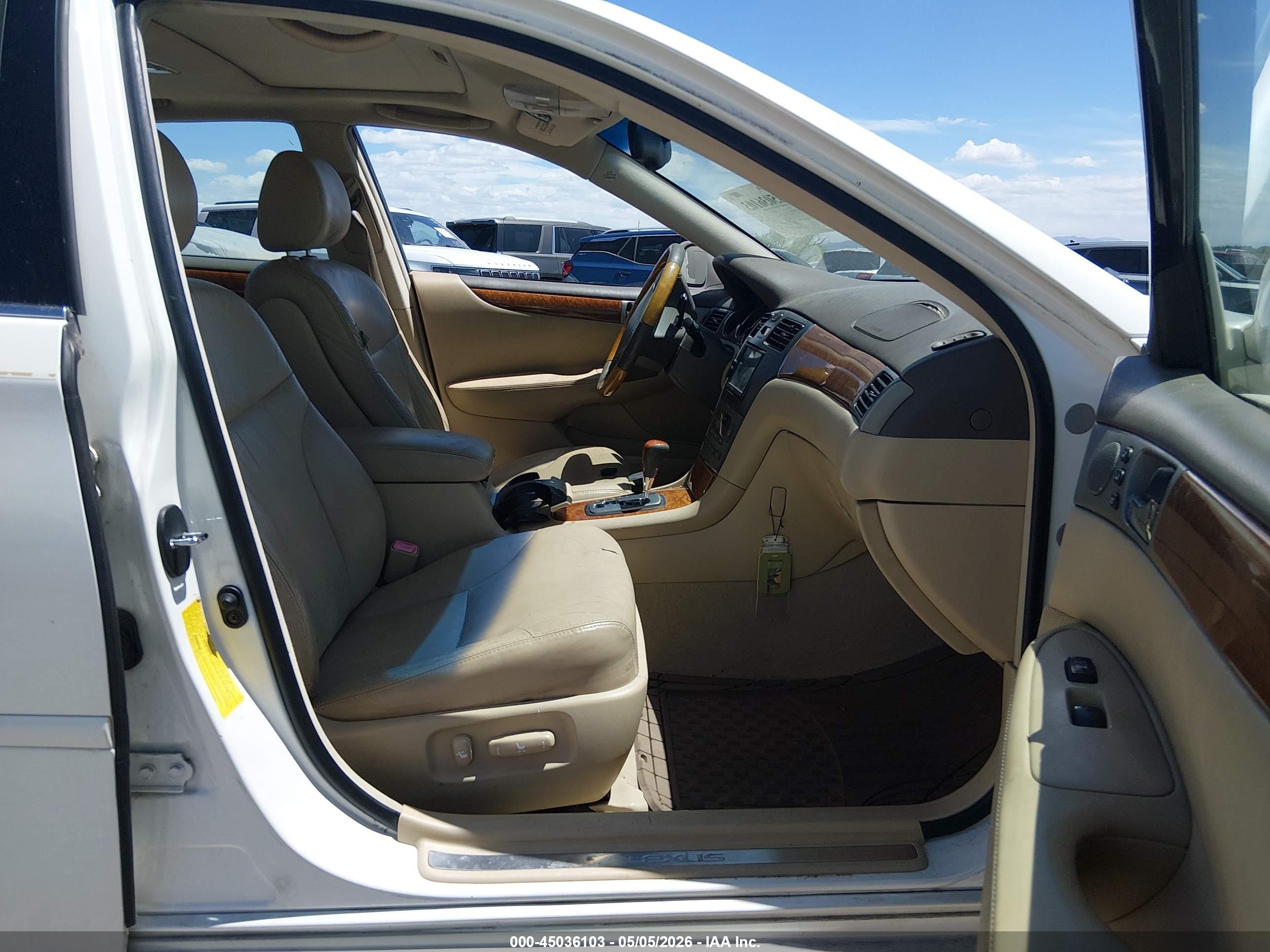 LEXUS ES image 5