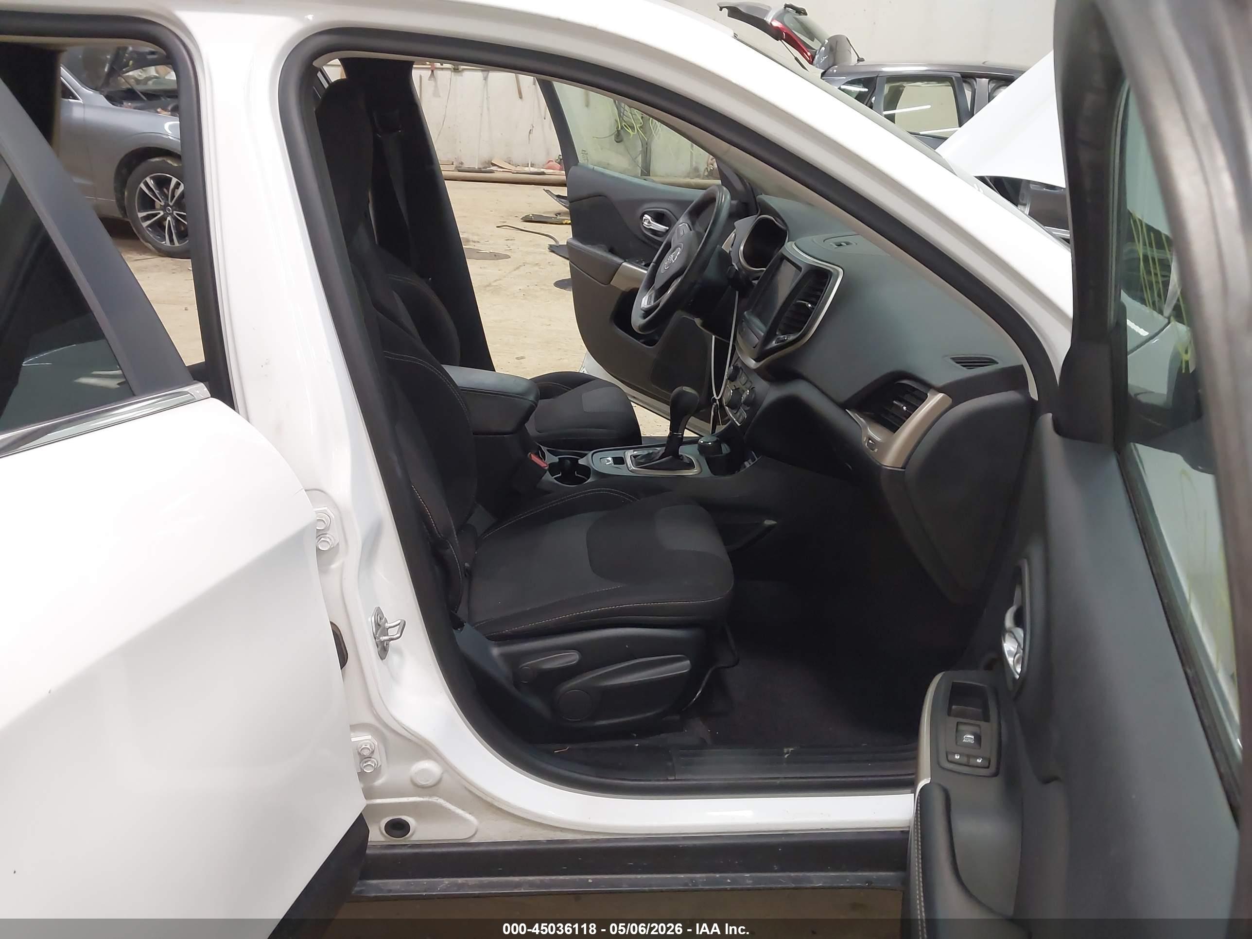 JEEP CHEROKEE image 5