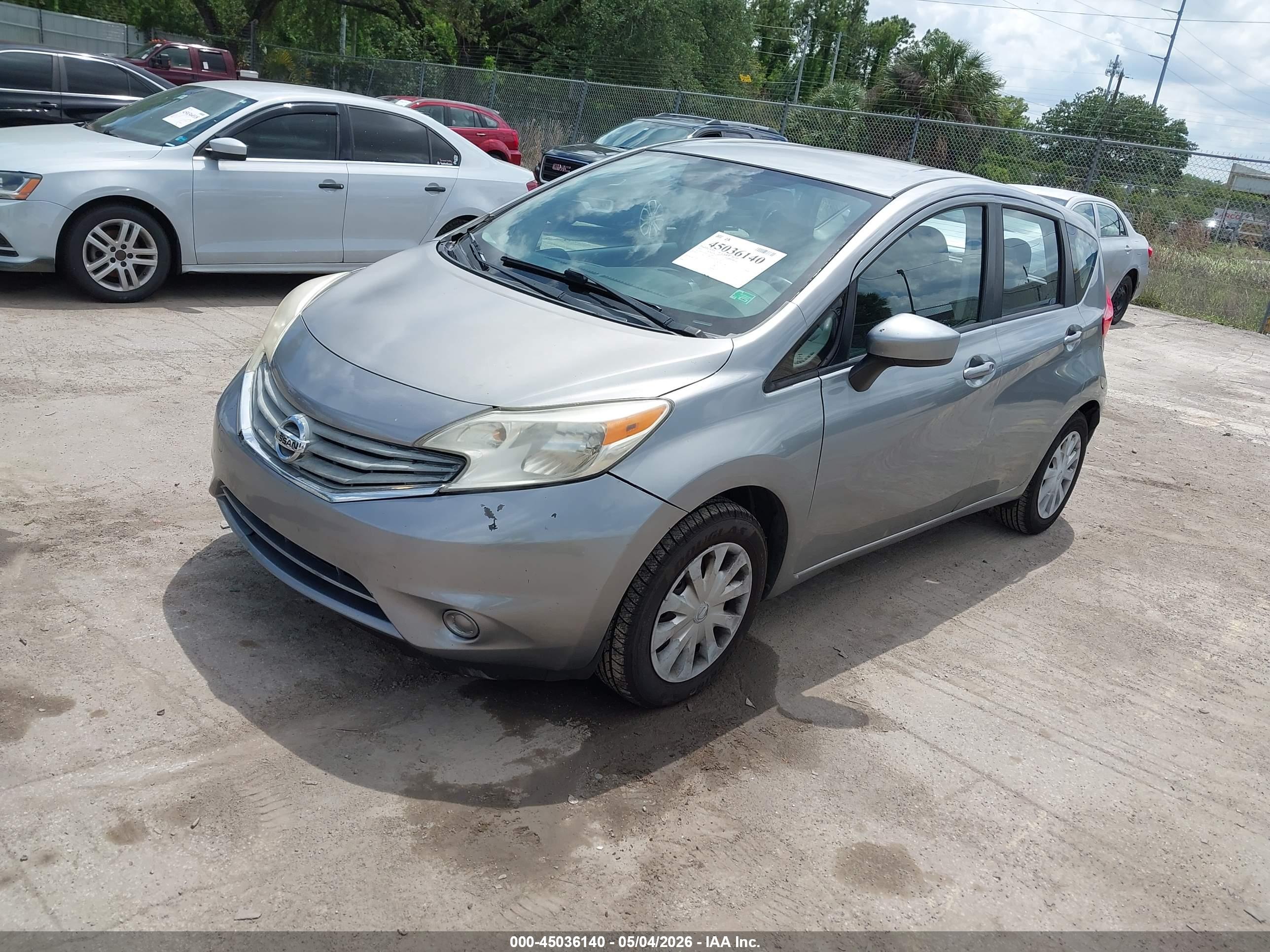 NISSAN VERSA image 2