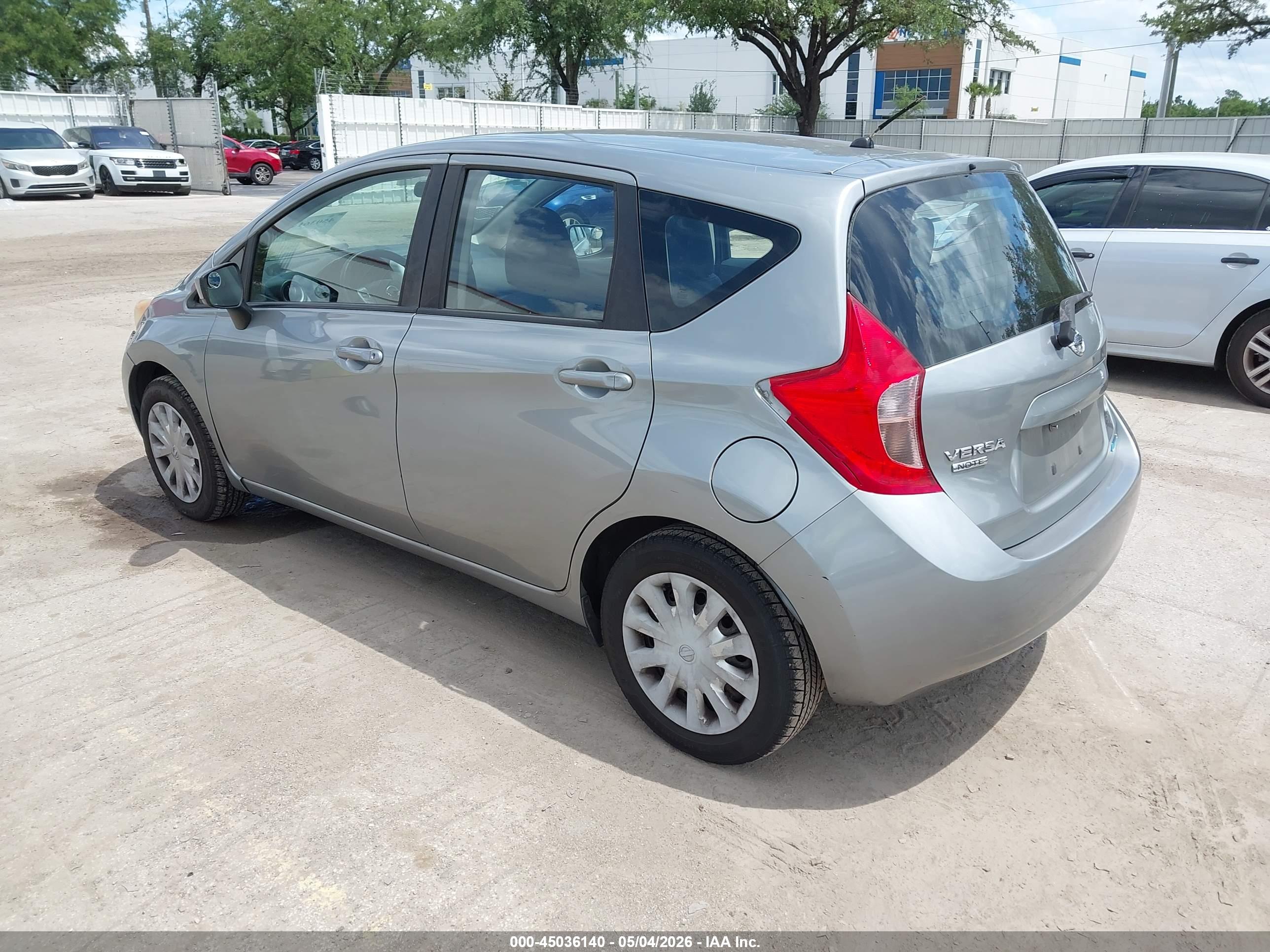 NISSAN VERSA image 3