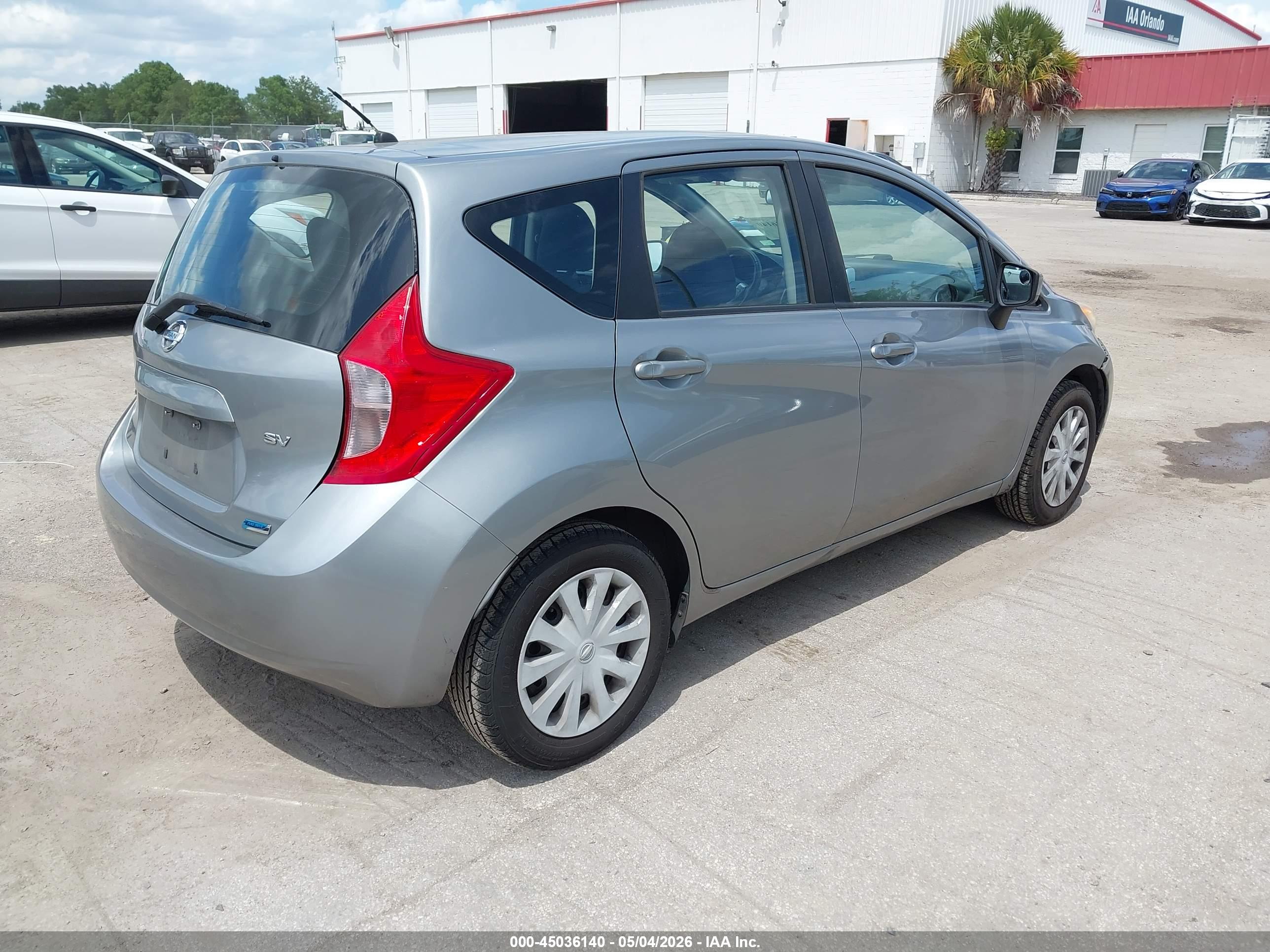 NISSAN VERSA image 4