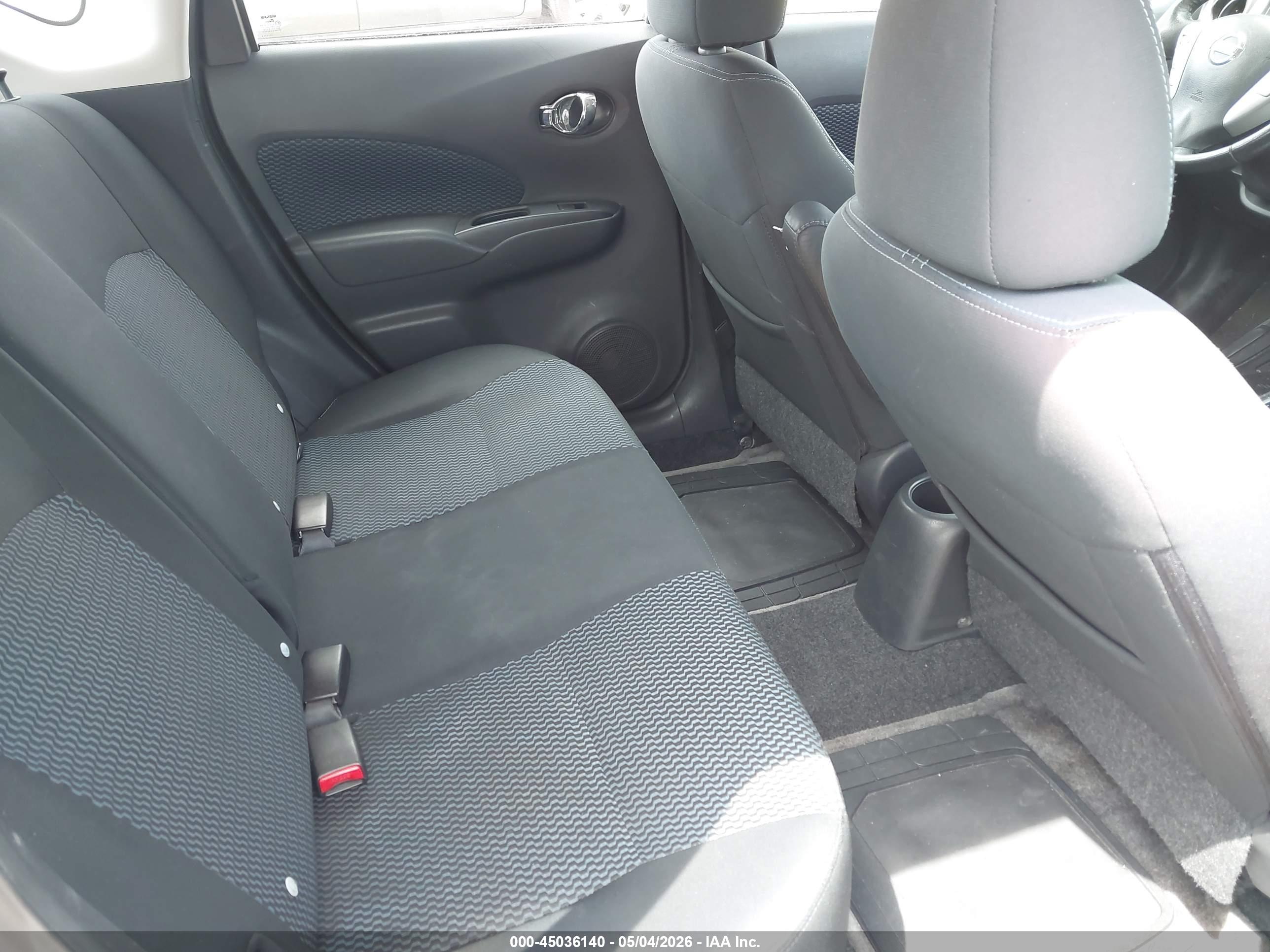 NISSAN VERSA image 8