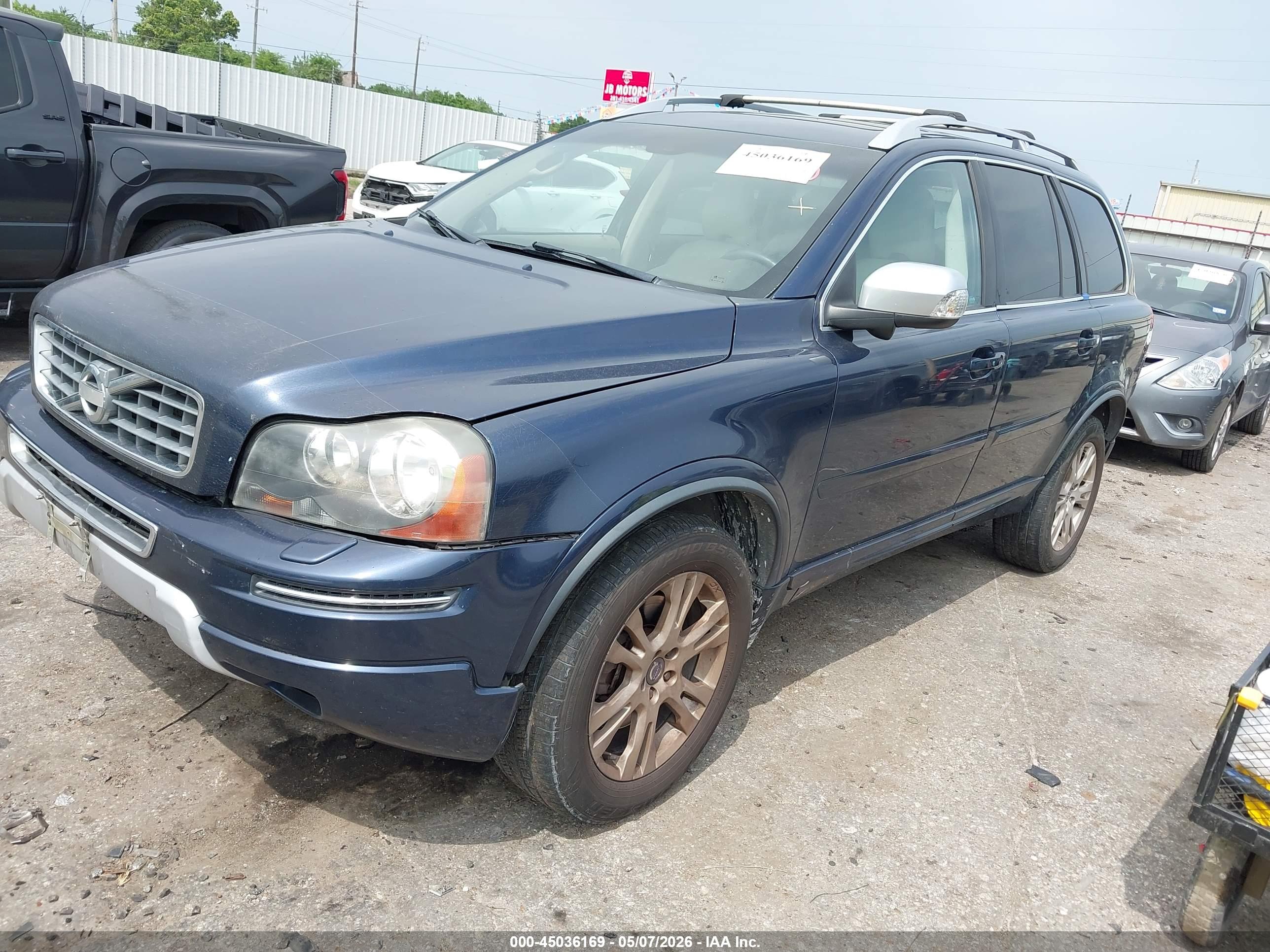 VOLVO XC90 image 2