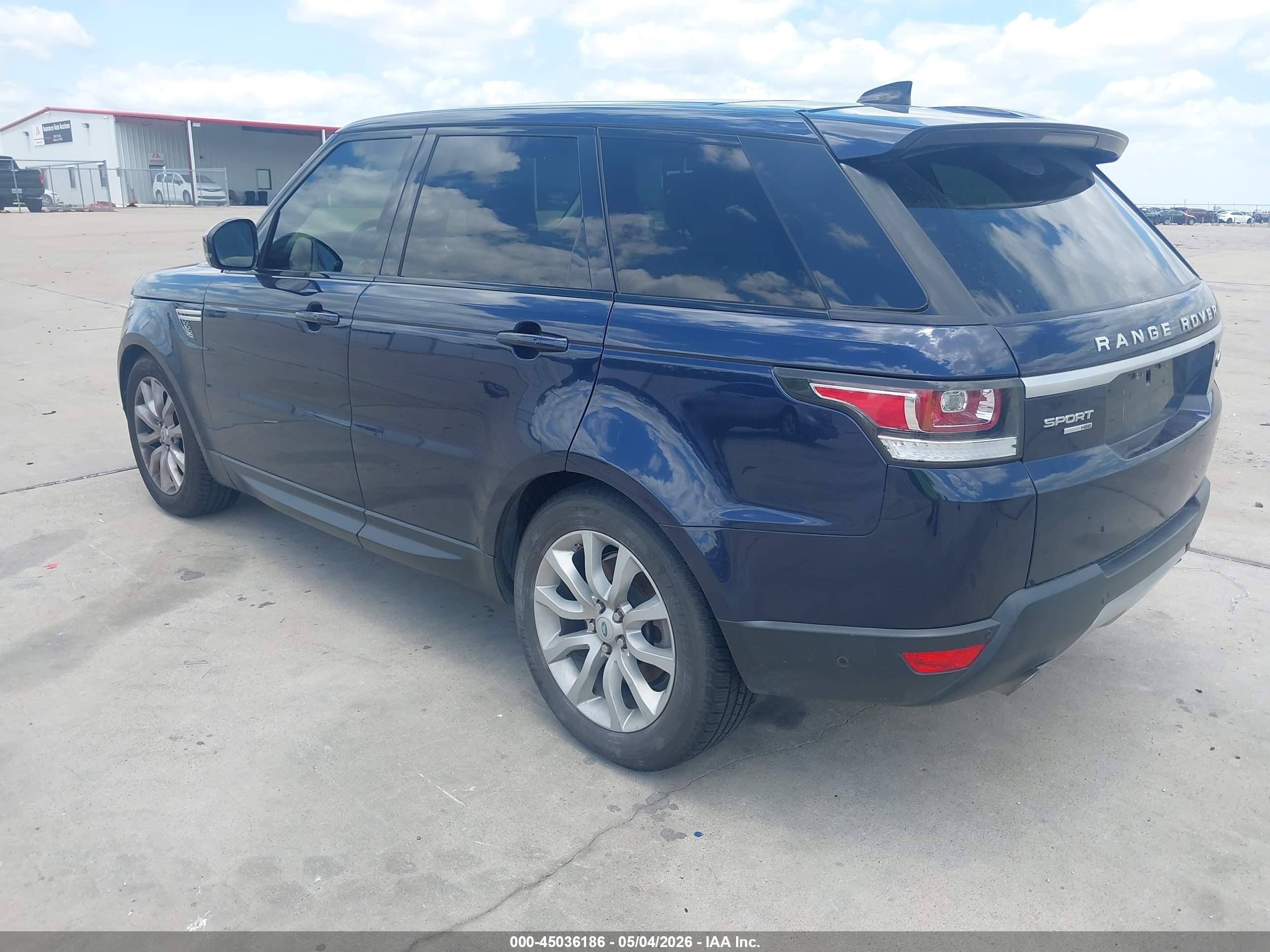 LAND ROVER image 3