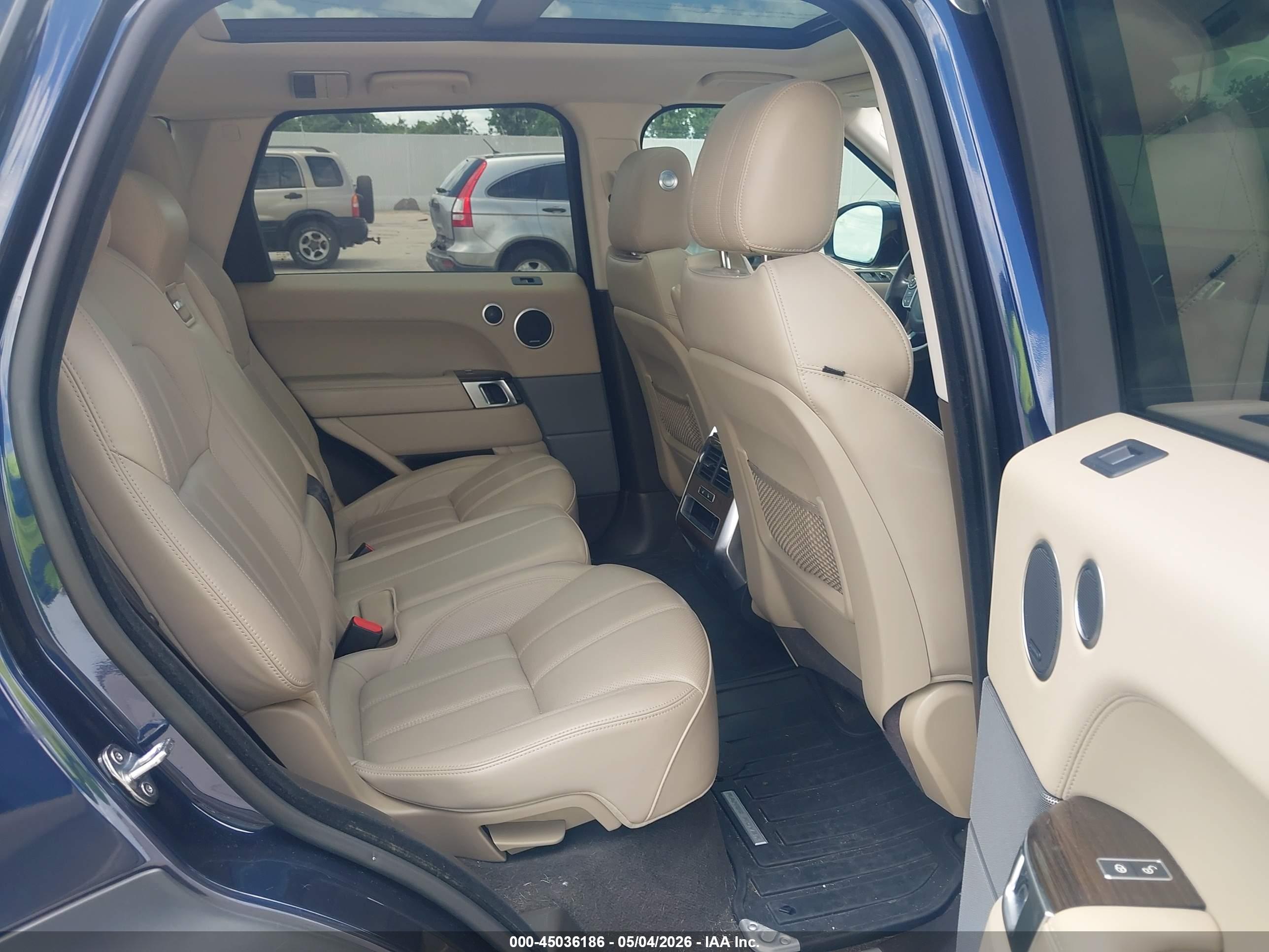LAND ROVER image 8