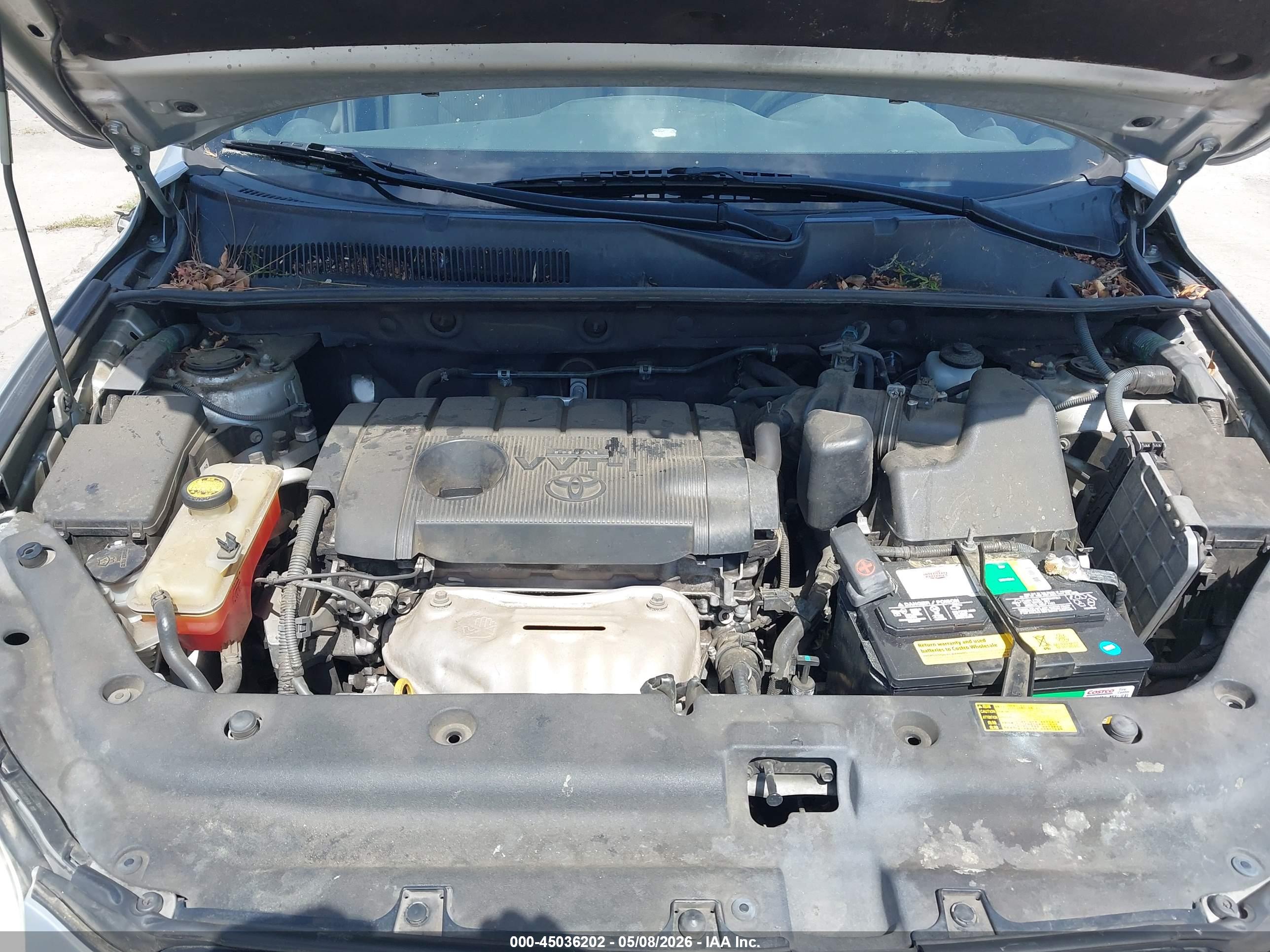 TOYOTA RAV4 image 10