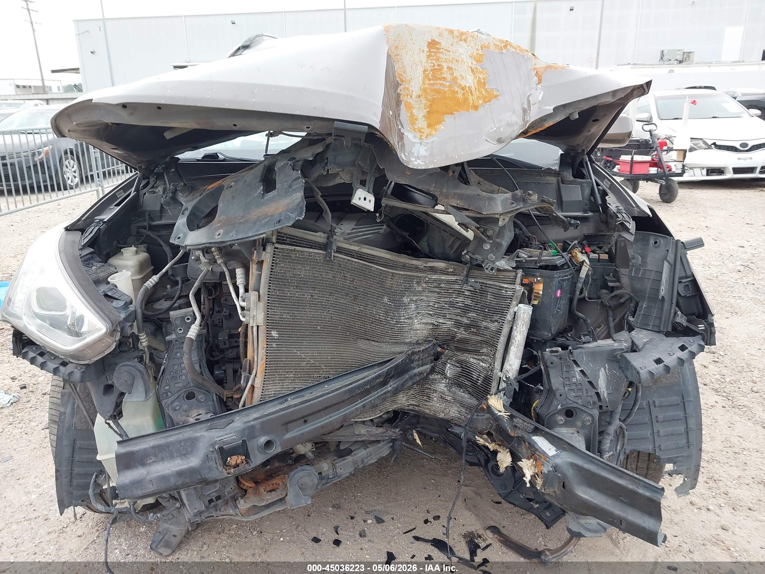 HYUNDAI SANTA image 6