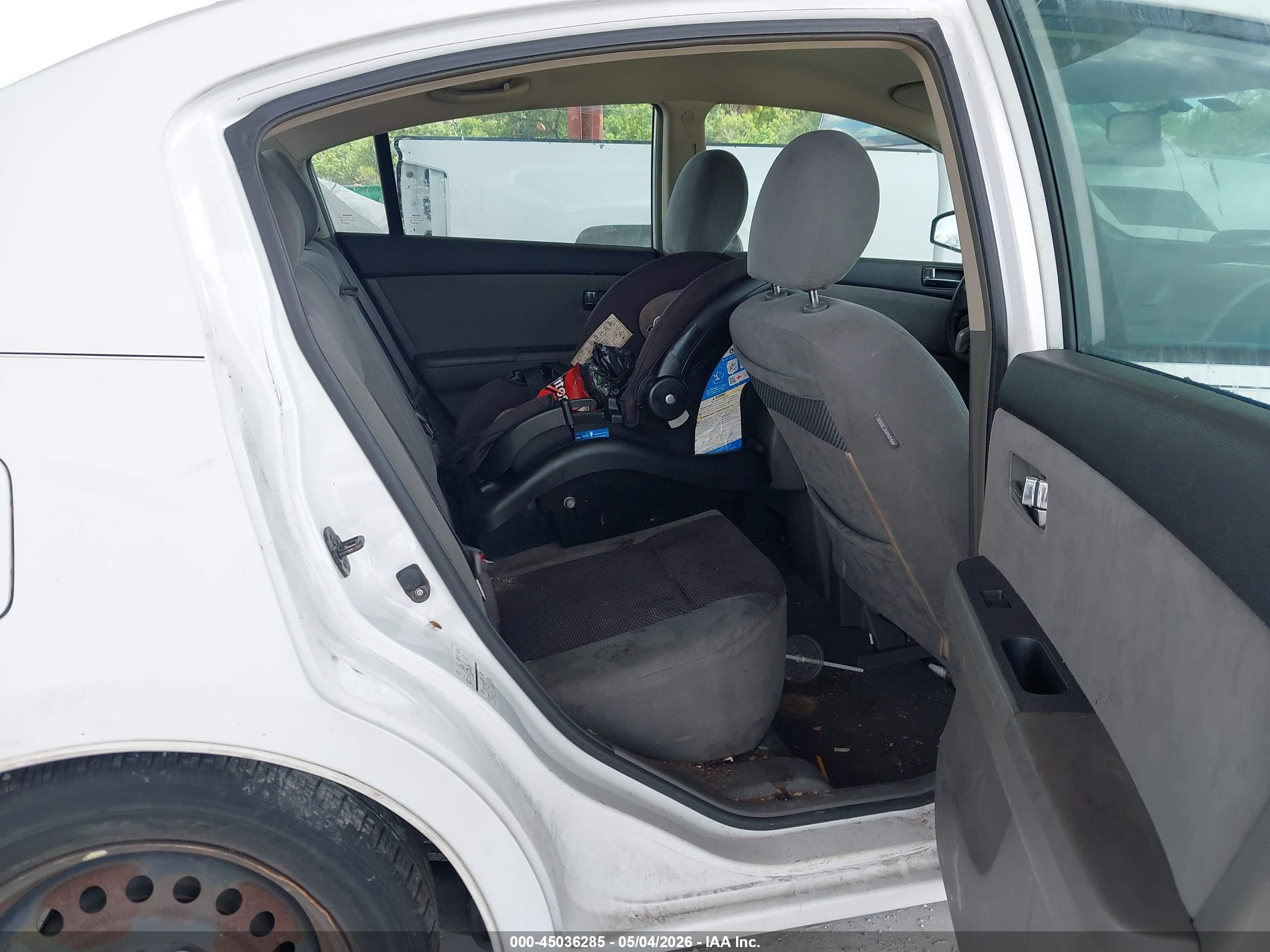 NISSAN SENTRA image 8
