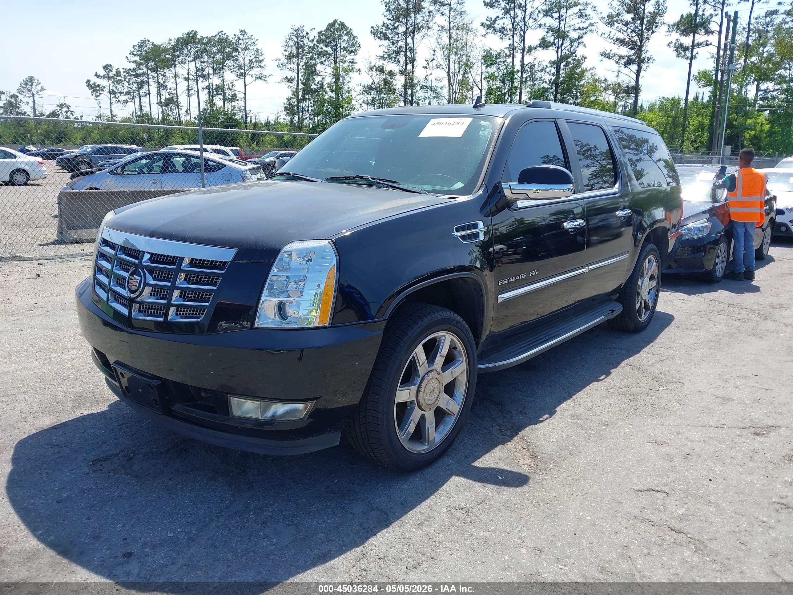 CADILLAC ESCALADE image 2