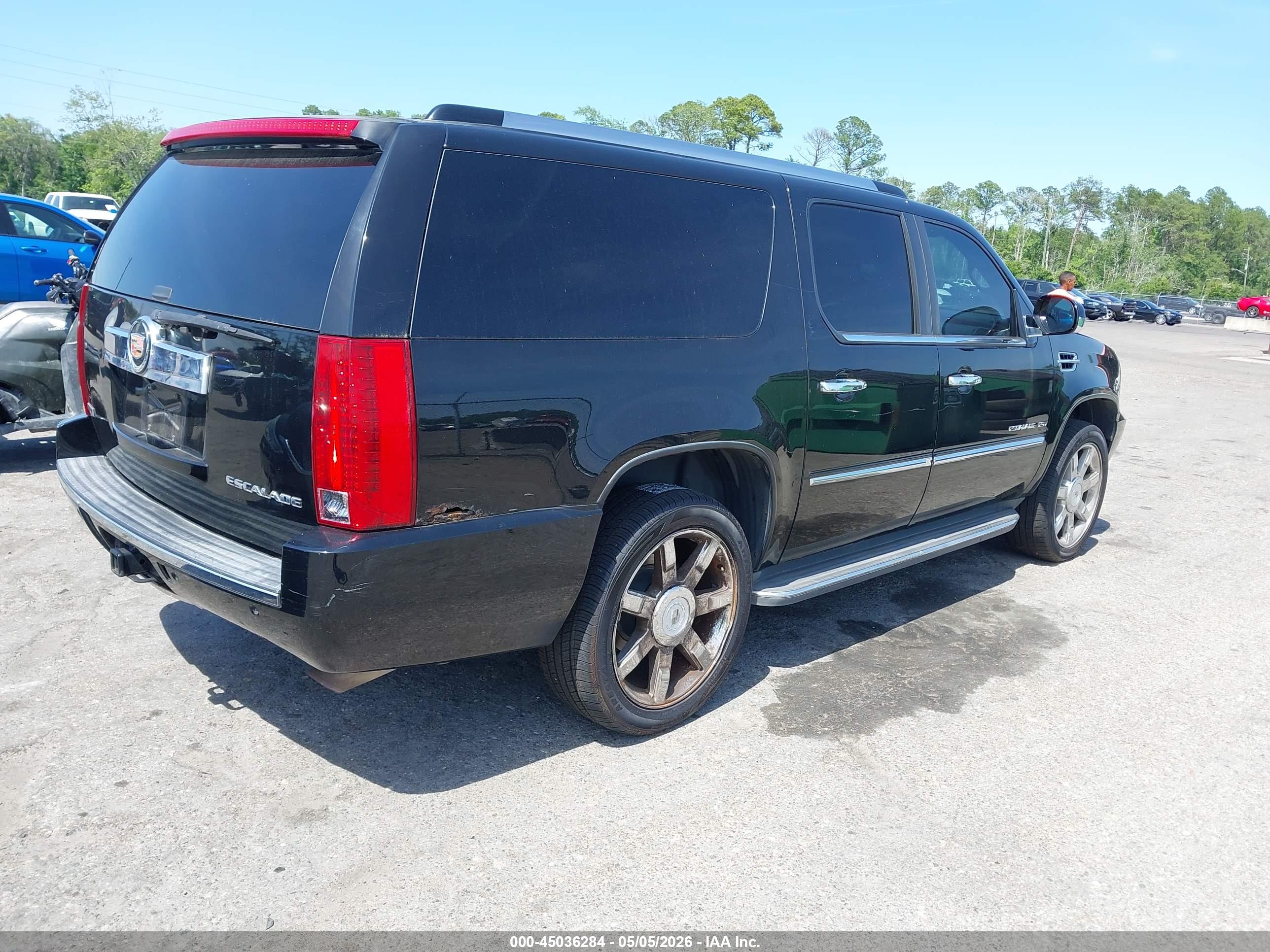 CADILLAC ESCALADE image 4