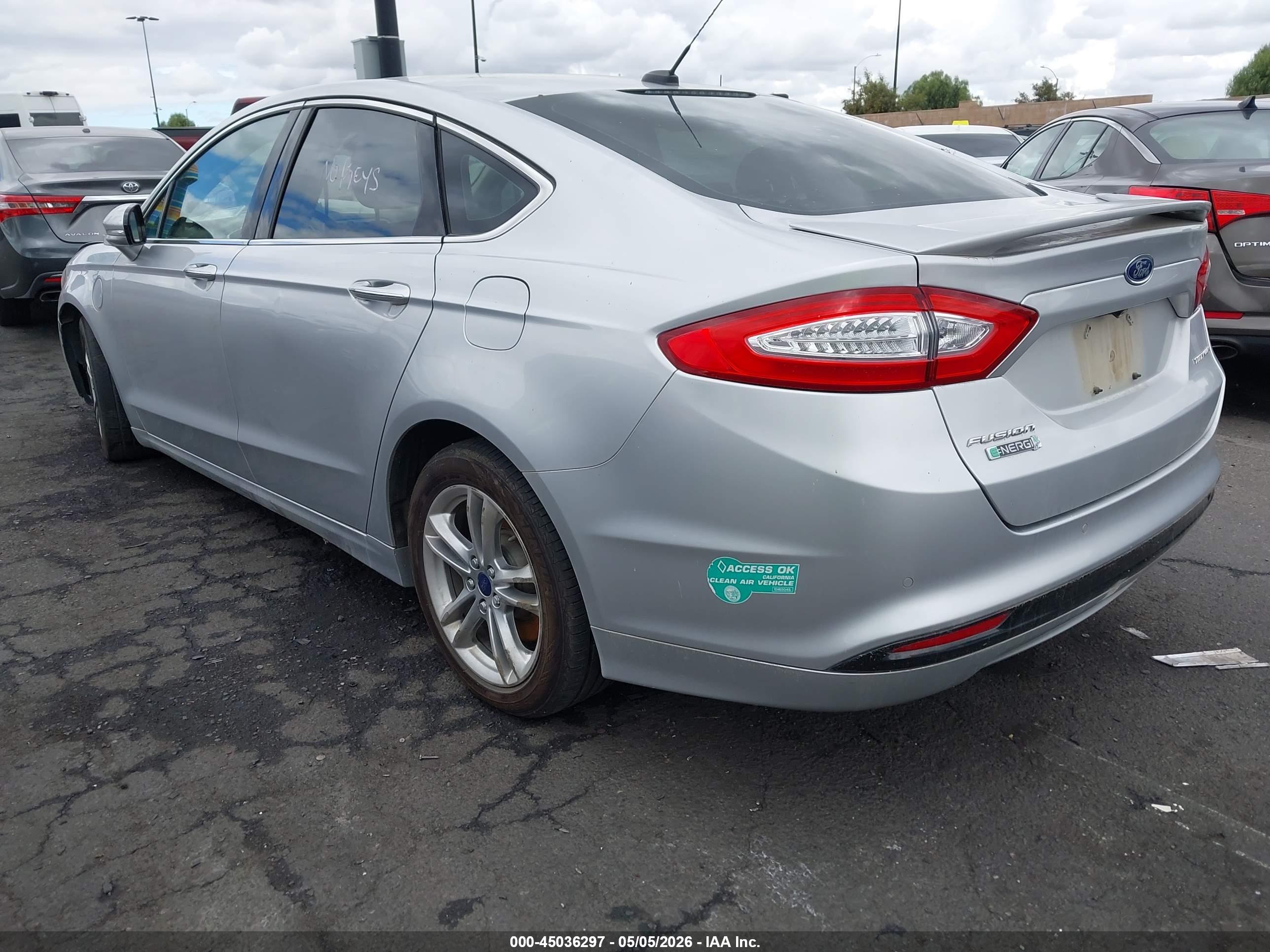FORD FUSION image 3